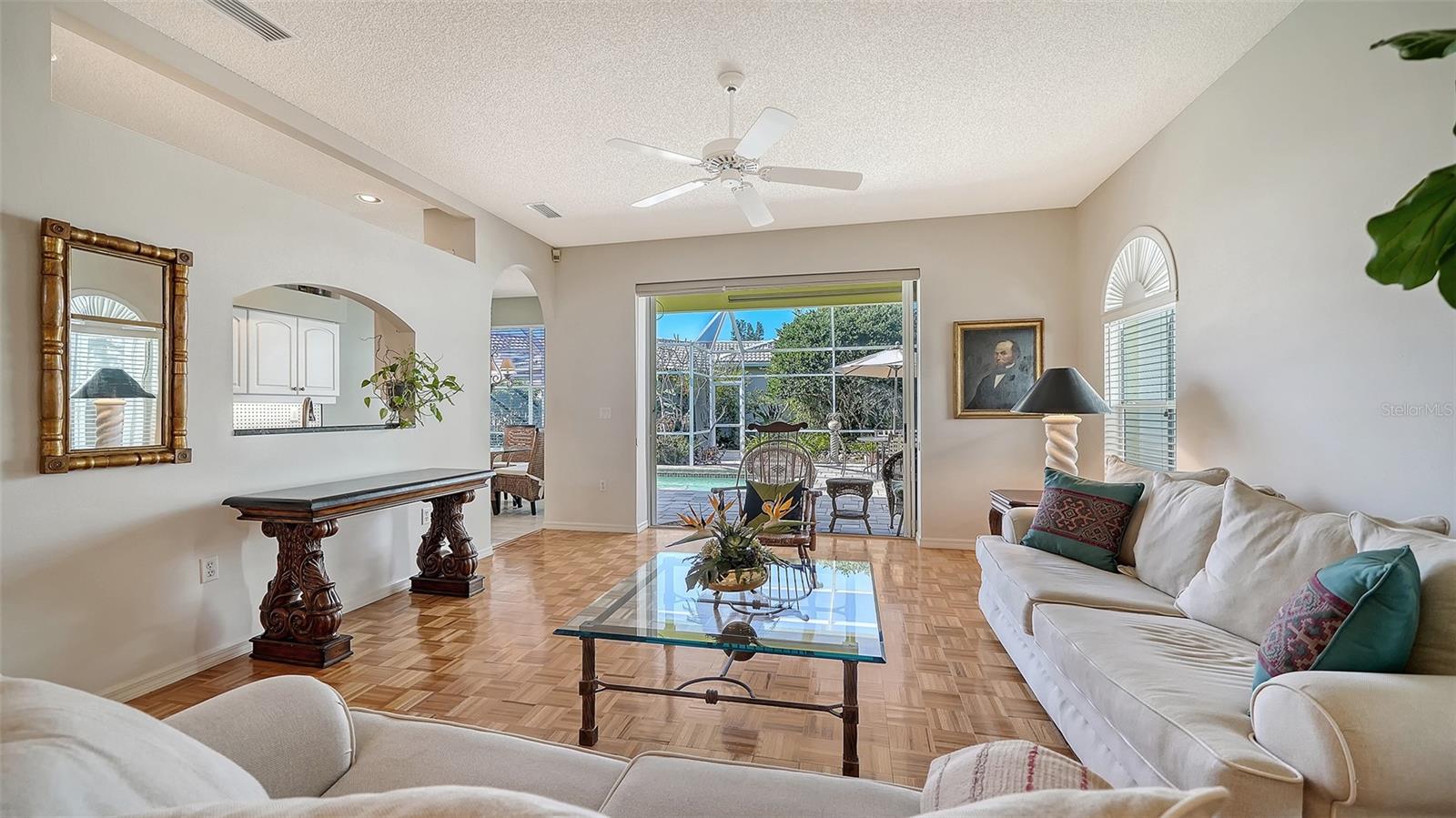 Image 8 of 51 For 6828 Avenida Marbella