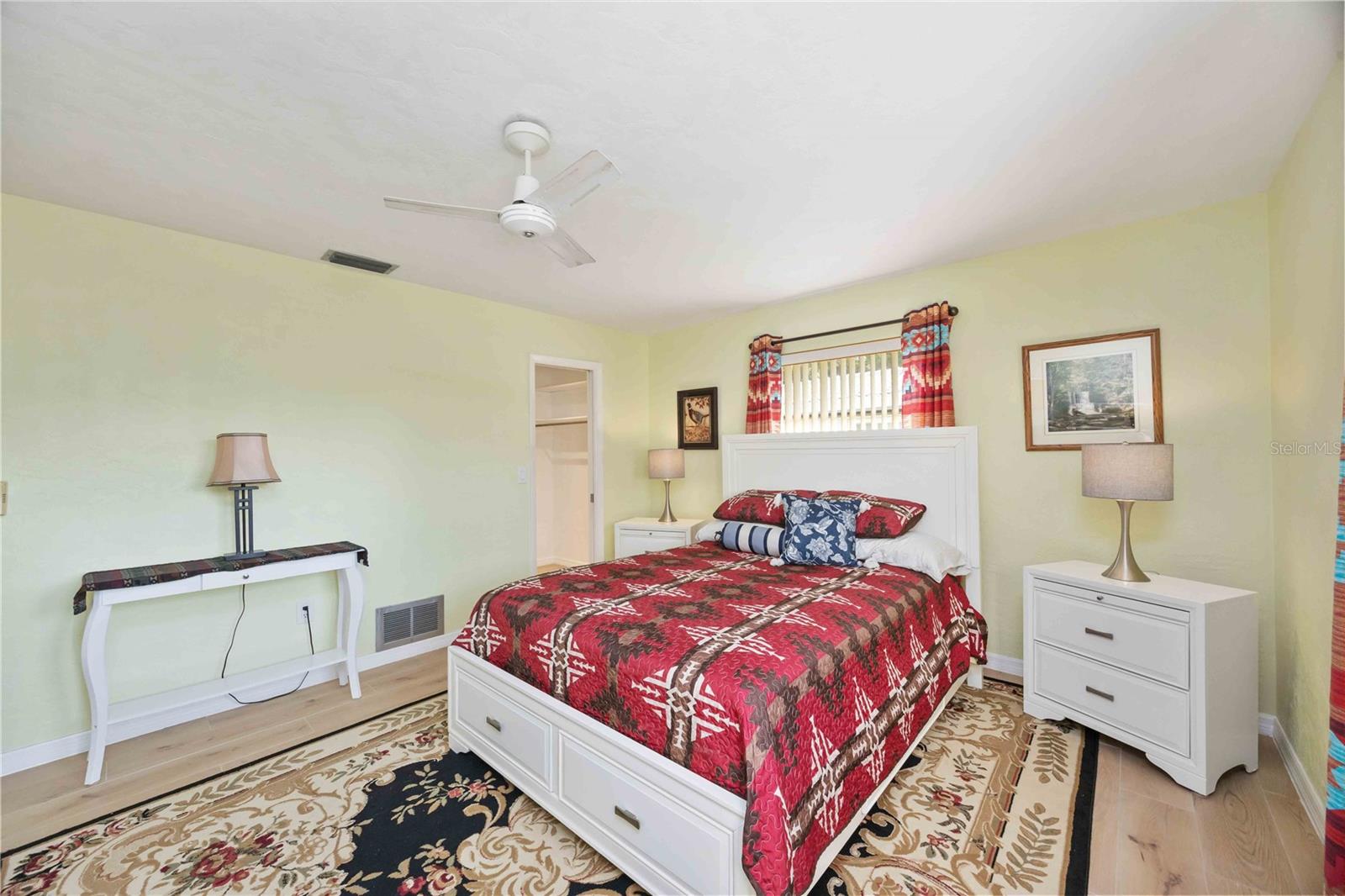 Image 10 of 20 For 3713 Somerville Drive 1512