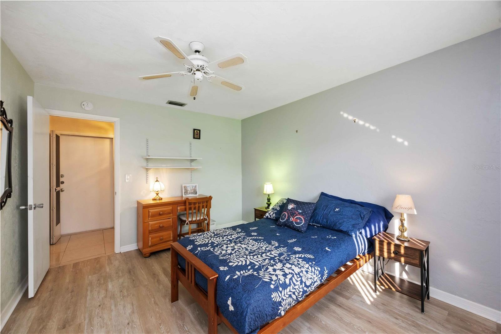 Image 12 of 20 For 3713 Somerville Drive 1512