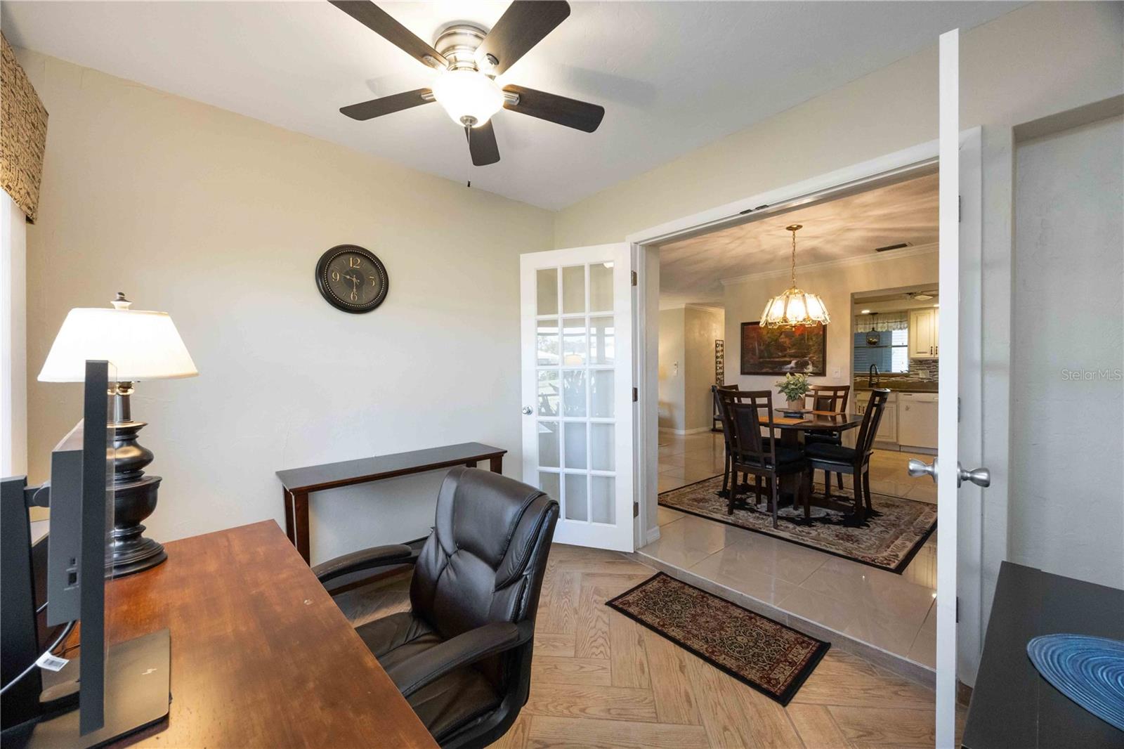 Image 17 of 20 For 3713 Somerville Drive 1512