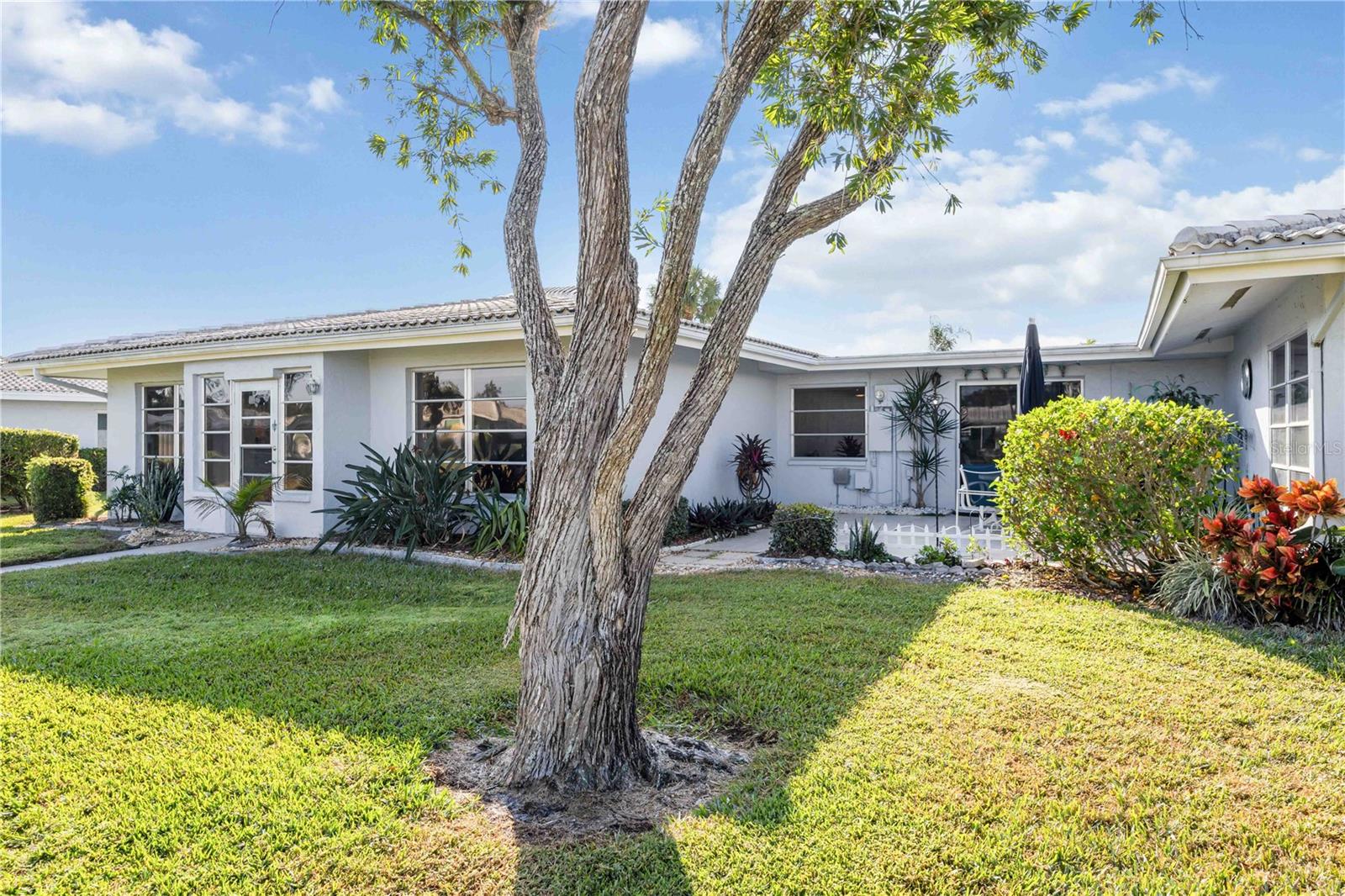 Image 19 of 20 For 3713 Somerville Drive 1512