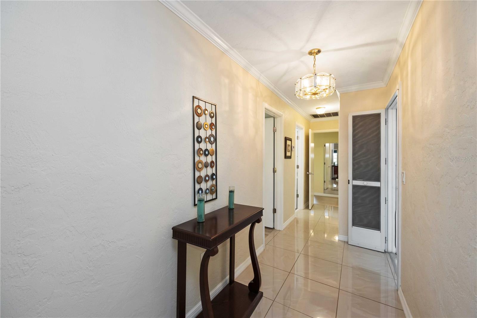 Image 4 of 20 For 3713 Somerville Drive 1512