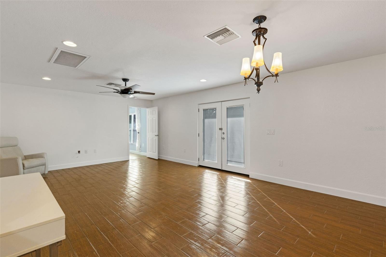 Image 16 of 70 For 4324 Eastwood Drive