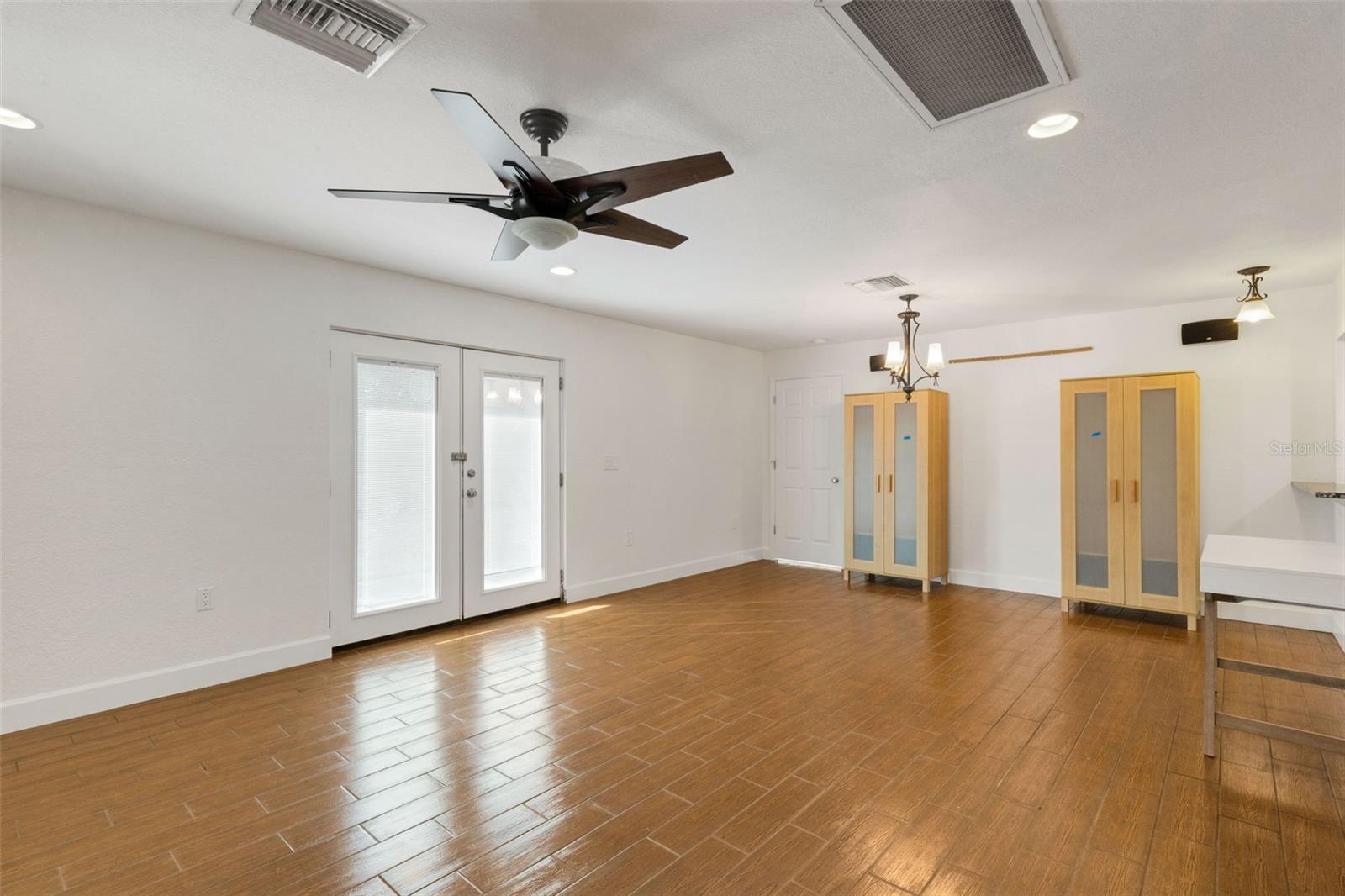 Image 17 of 70 For 4324 Eastwood Drive