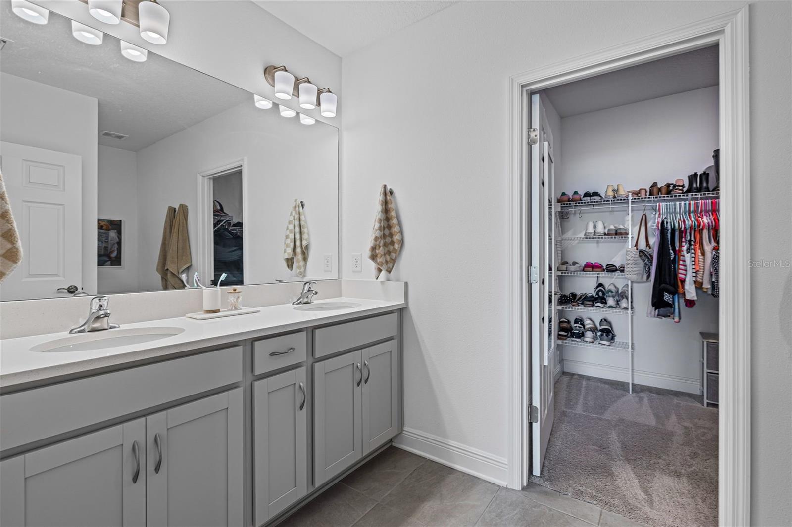 Image 18 of 29 For 9216 Westernwoods Avenue