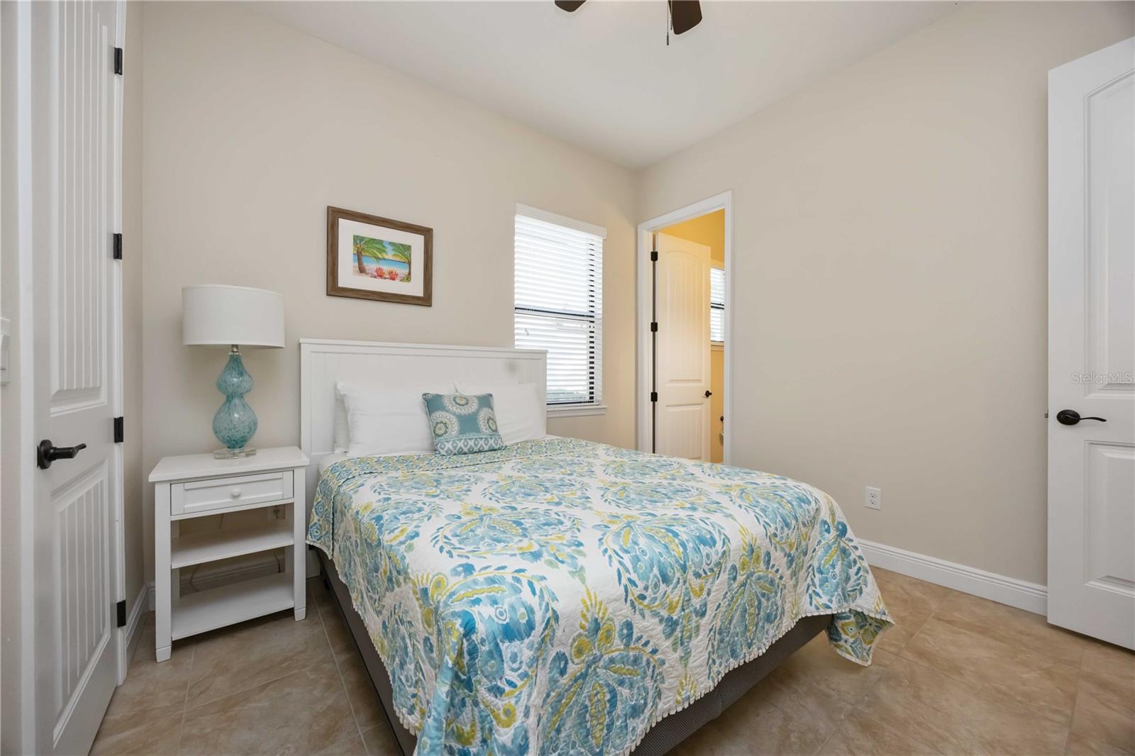 Image 12 of 40 For 5503 Title Row Drive