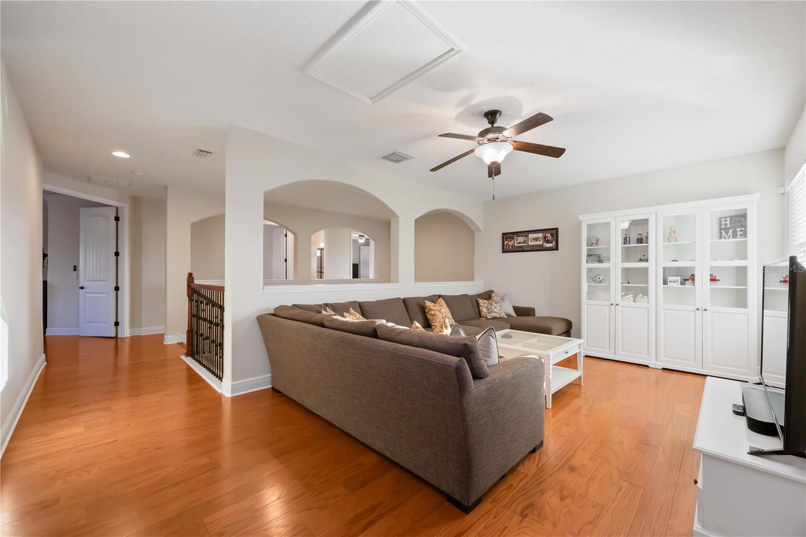 Image 18 of 40 For 5503 Title Row Drive