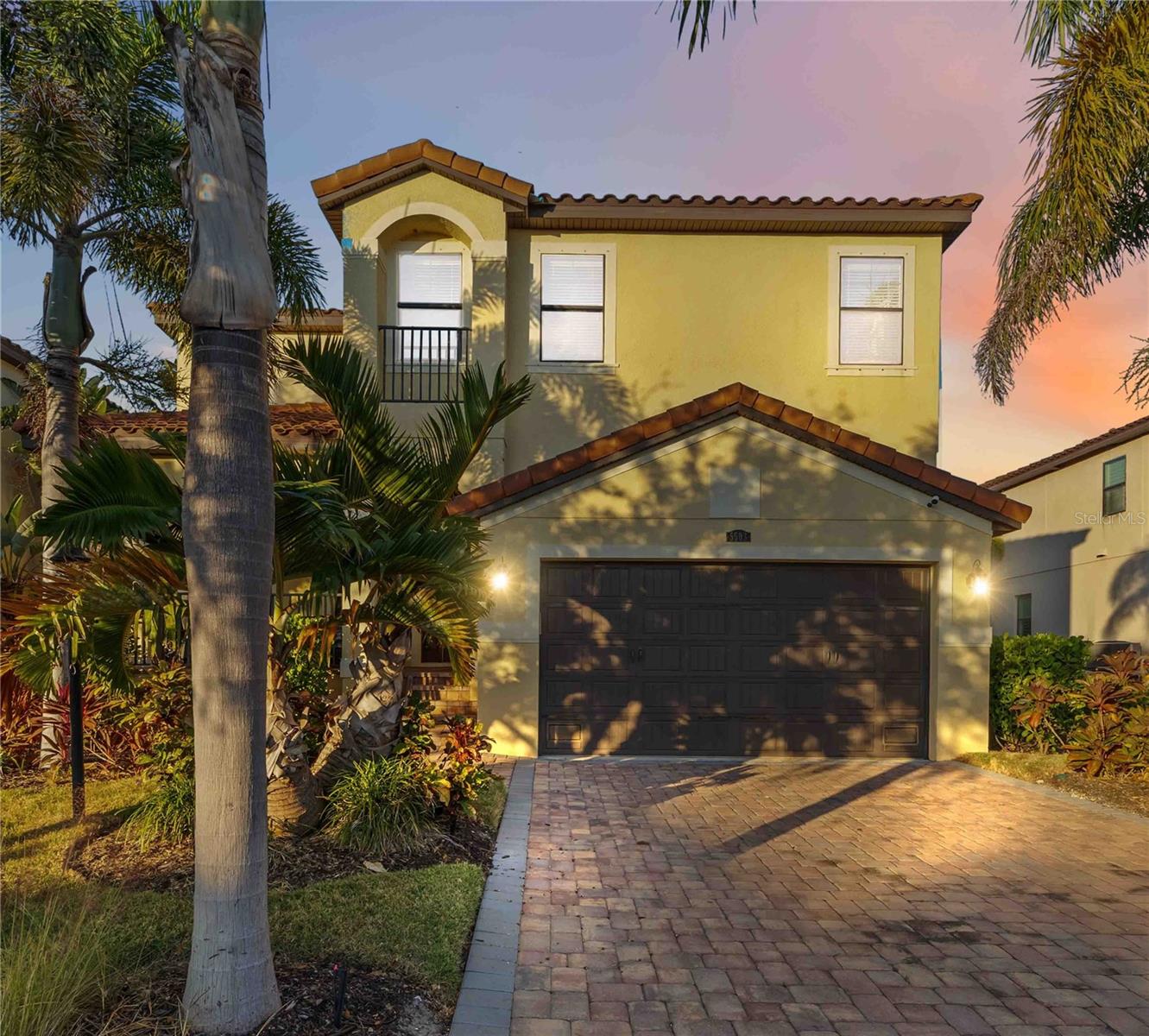 Image 2 of 40 For 5503 Title Row Drive