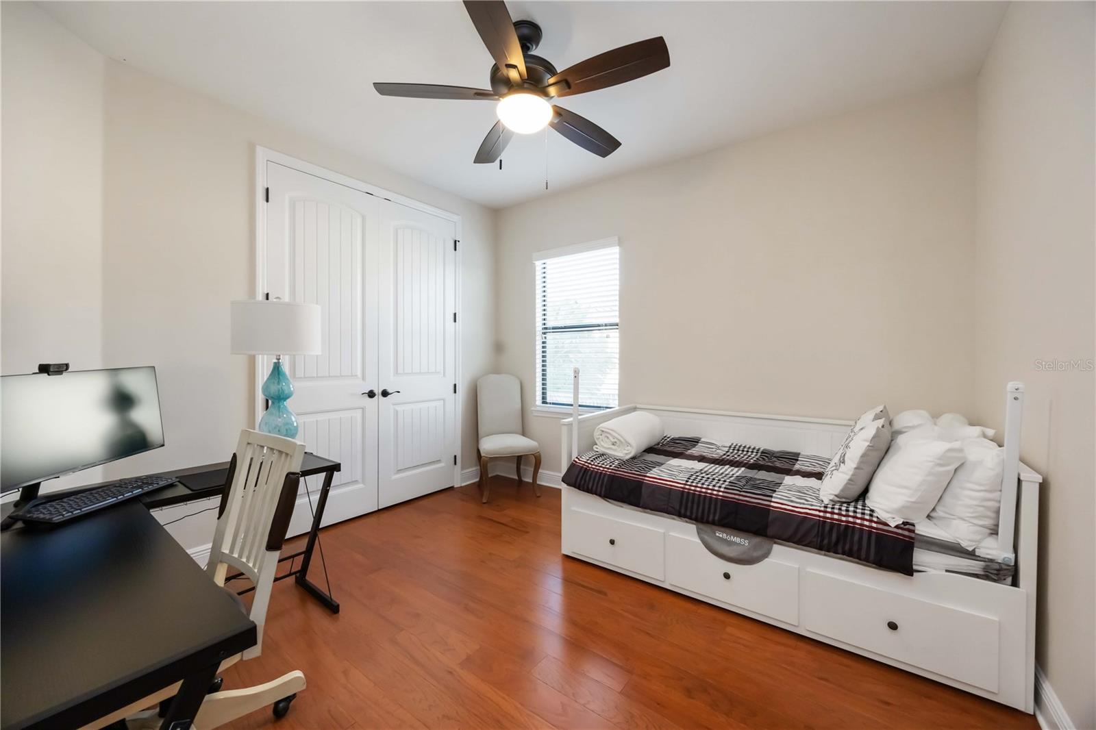 Image 21 of 40 For 5503 Title Row Drive