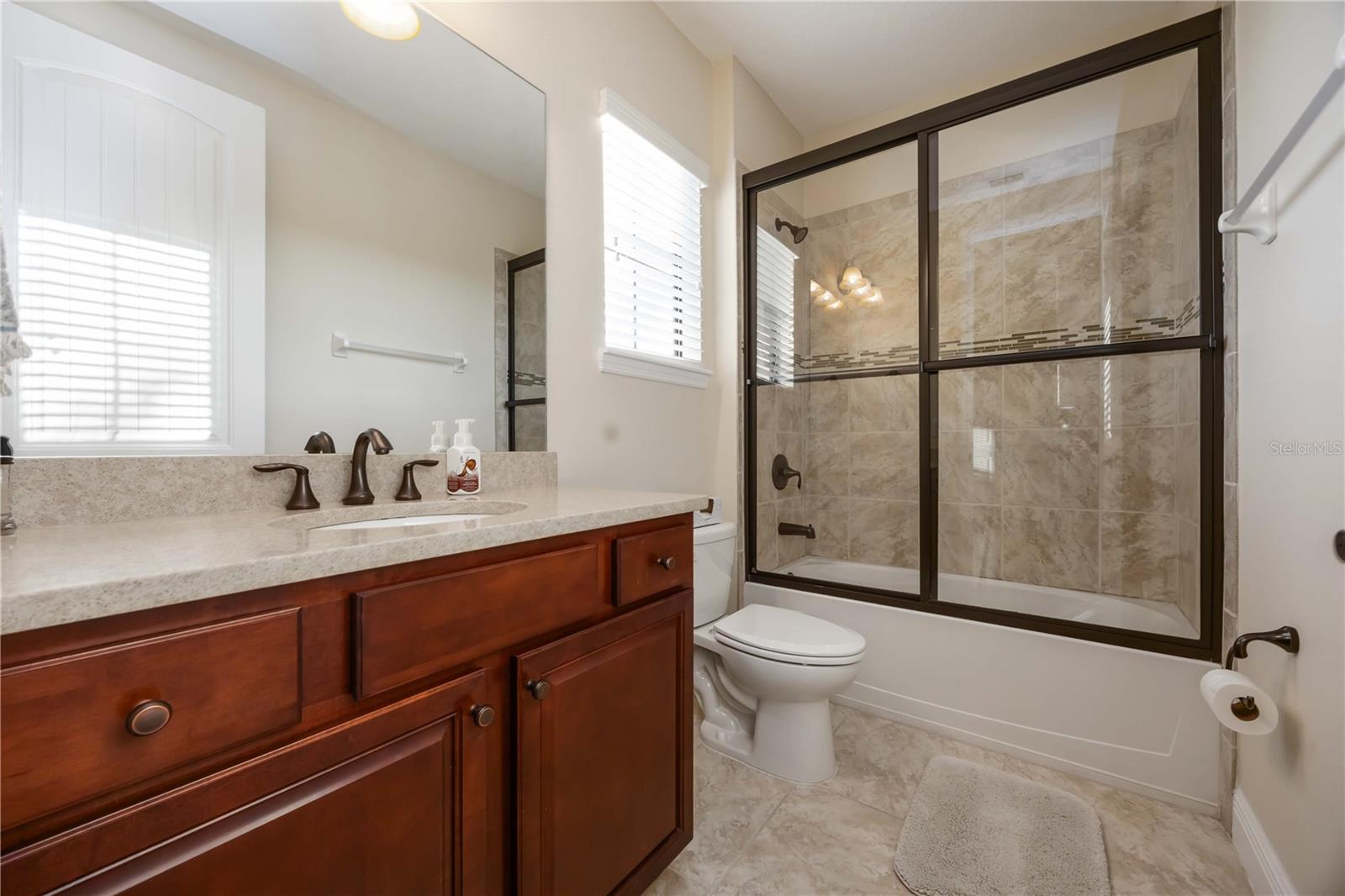 Image 24 of 40 For 5503 Title Row Drive