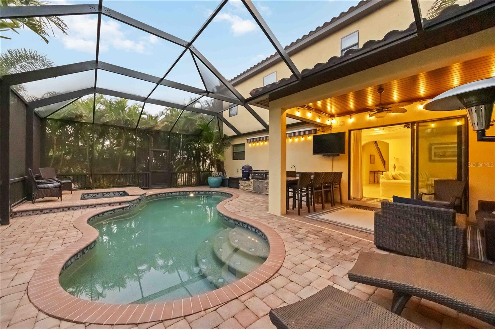 Image 25 of 40 For 5503 Title Row Drive