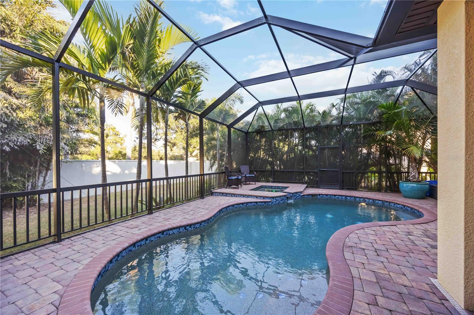 Image 26 of 40 For 5503 Title Row Drive