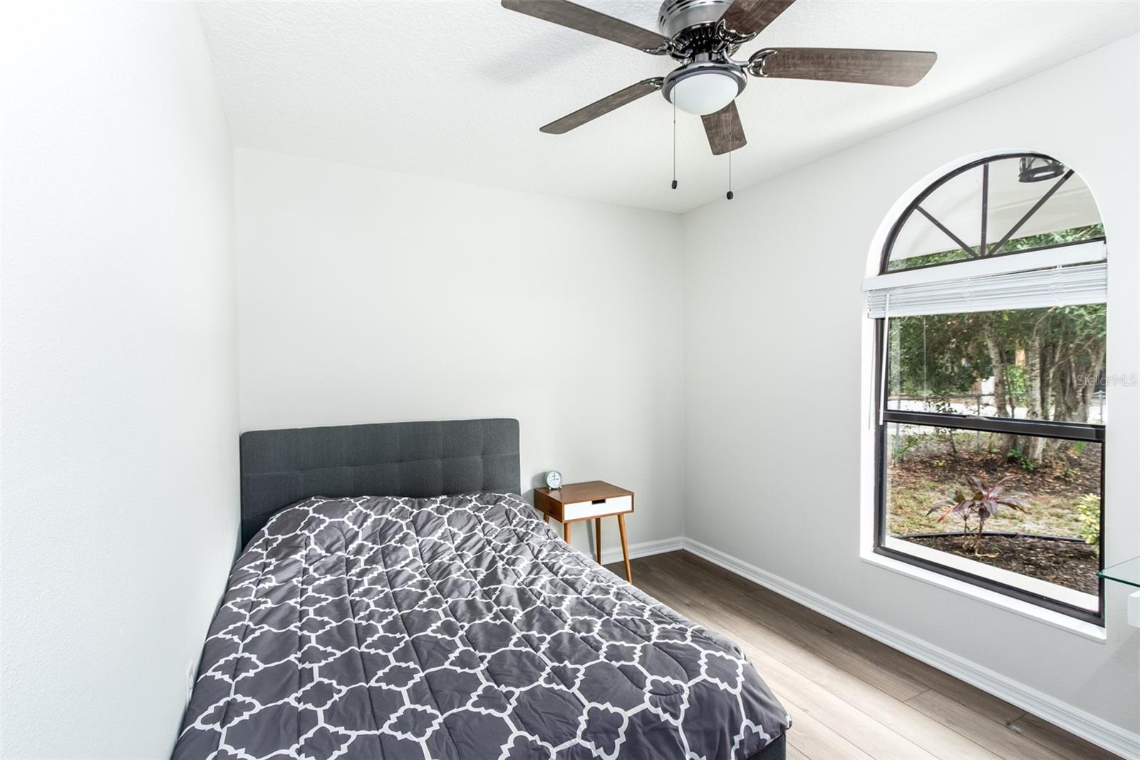 Image 11 of 17 For 1220 34th Street