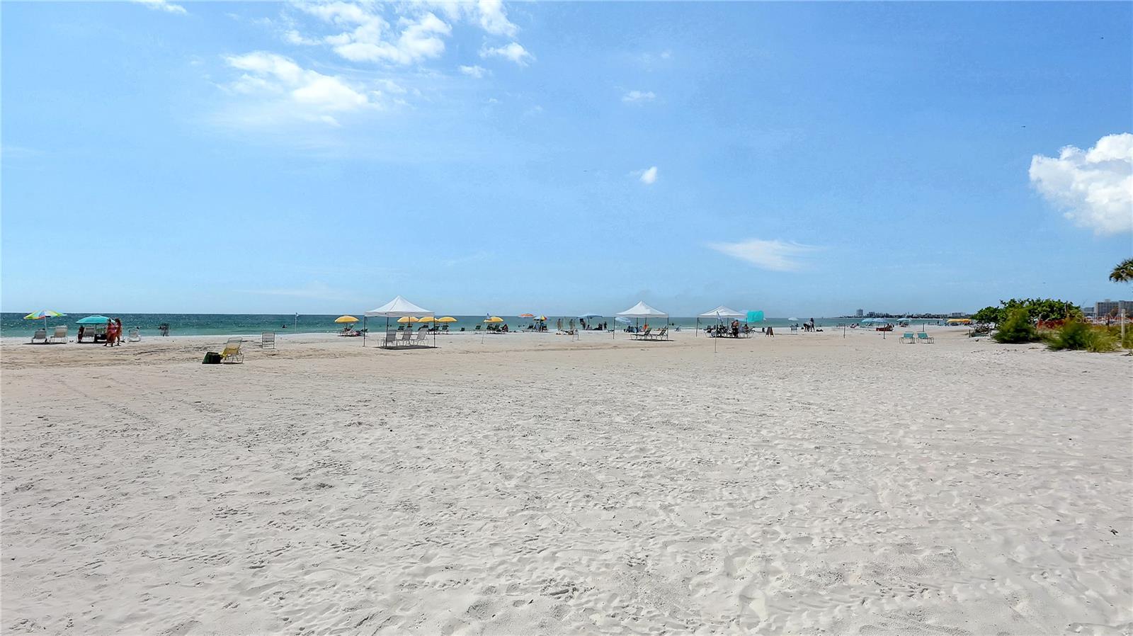 Image 29 of 39 For 6518 Midnight Pass Road 209