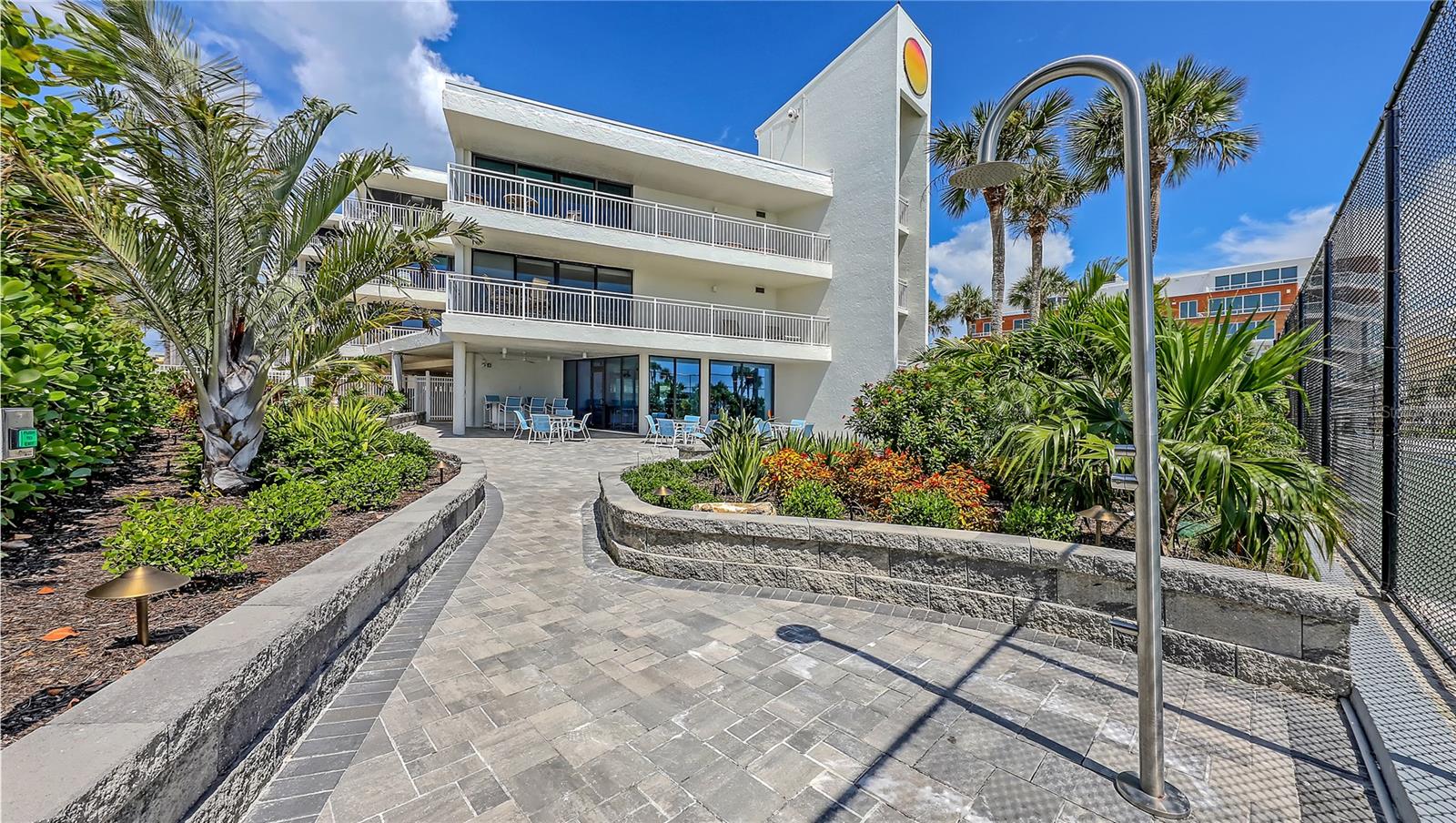 Image 35 of 39 For 6518 Midnight Pass Road 209