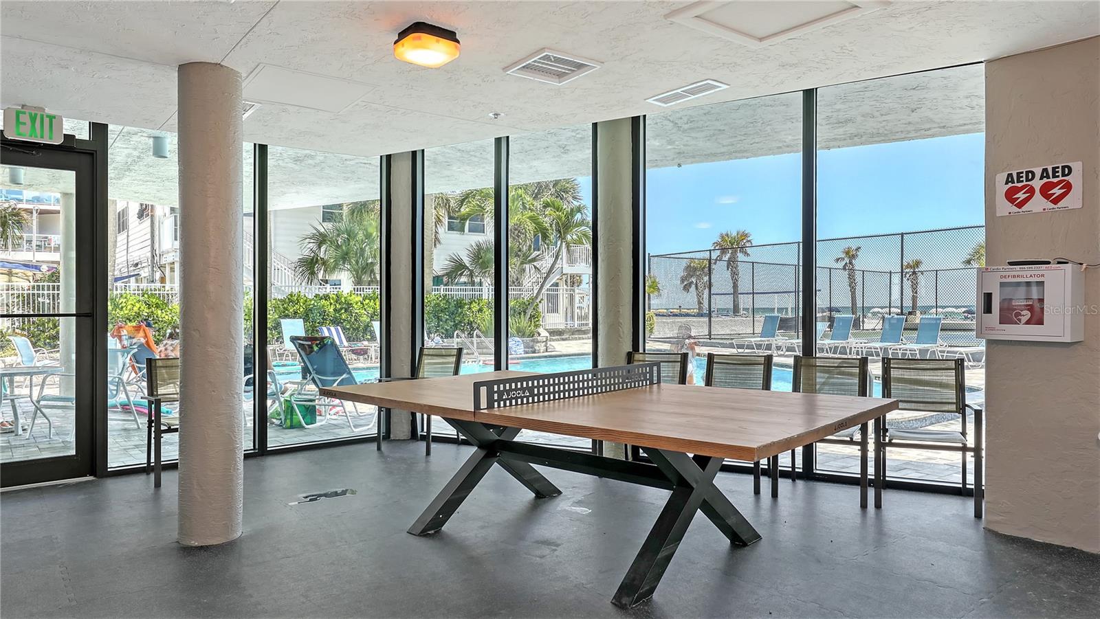 Image 38 of 39 For 6518 Midnight Pass Road 209