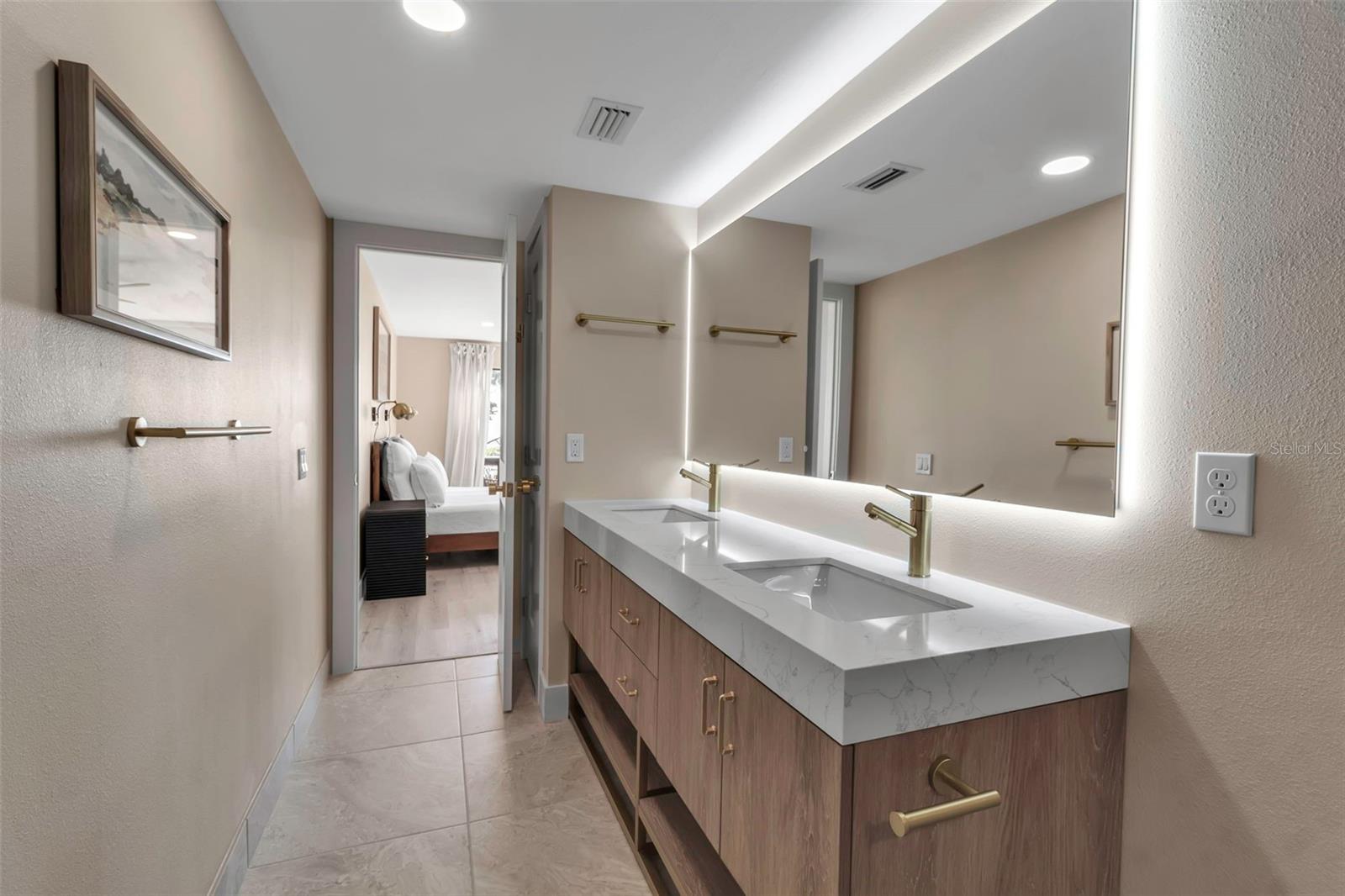 Image 17 of 31 For 5757 Gulf Of Mexico Drive 110