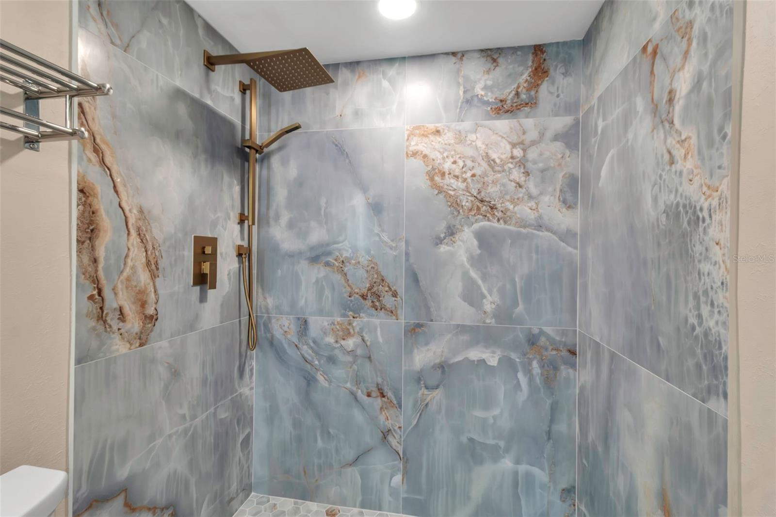 Image 18 of 31 For 5757 Gulf Of Mexico Drive 110