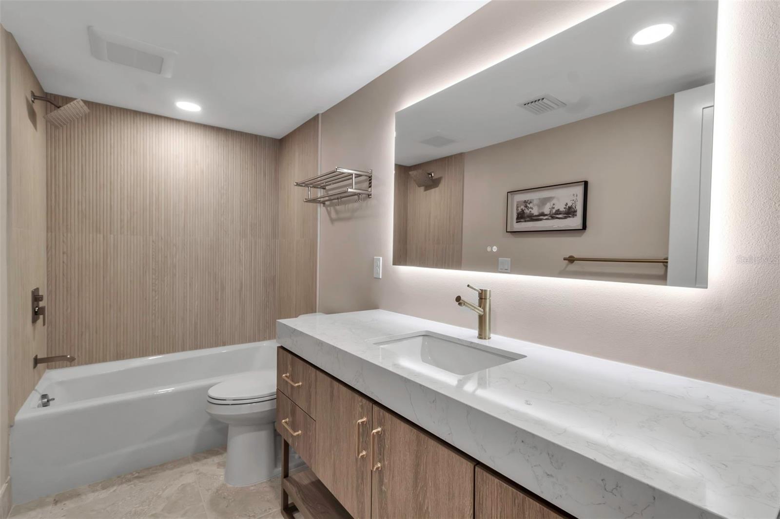 Image 22 of 31 For 5757 Gulf Of Mexico Drive 110