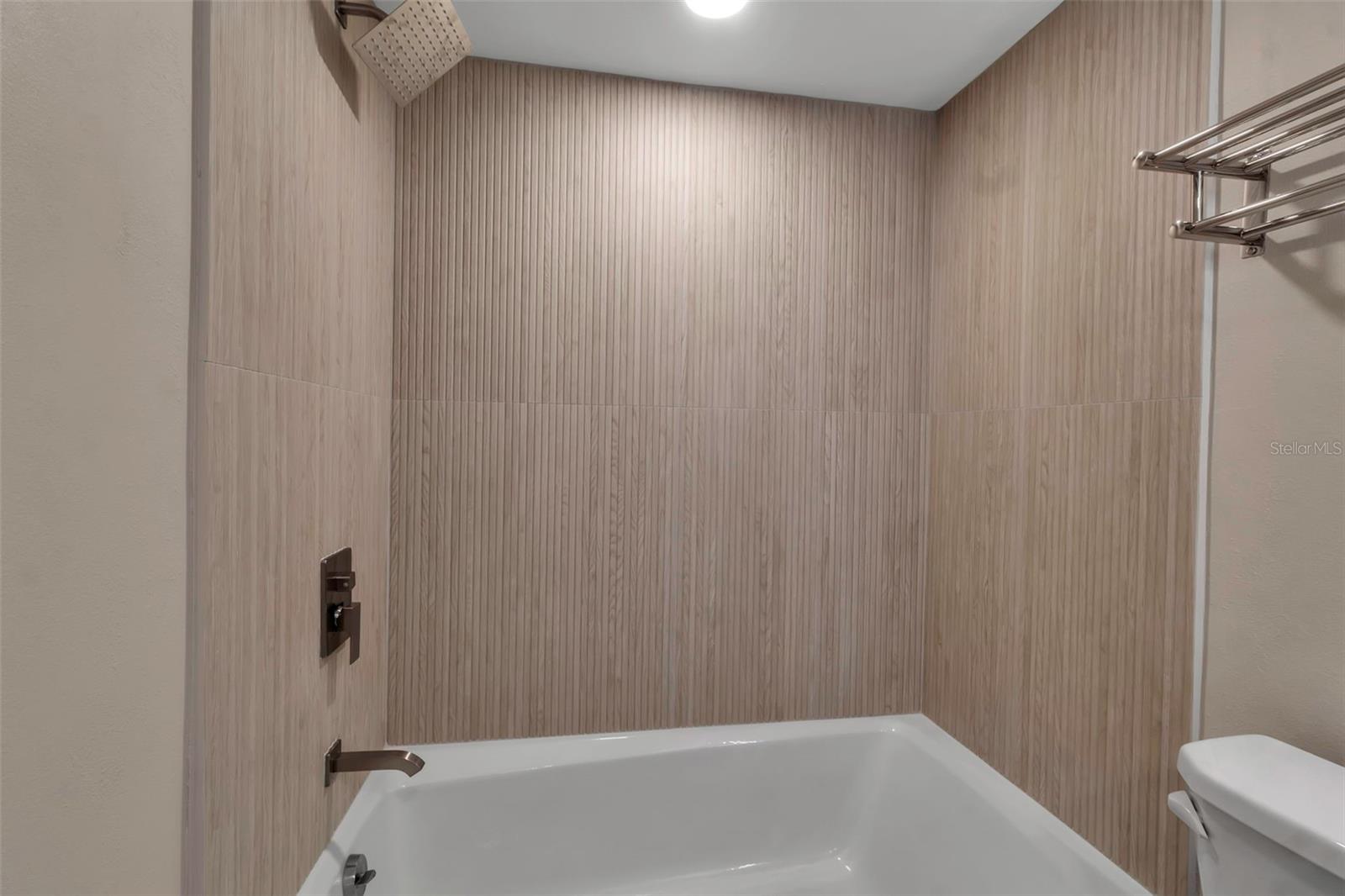 Image 23 of 31 For 5757 Gulf Of Mexico Drive 110