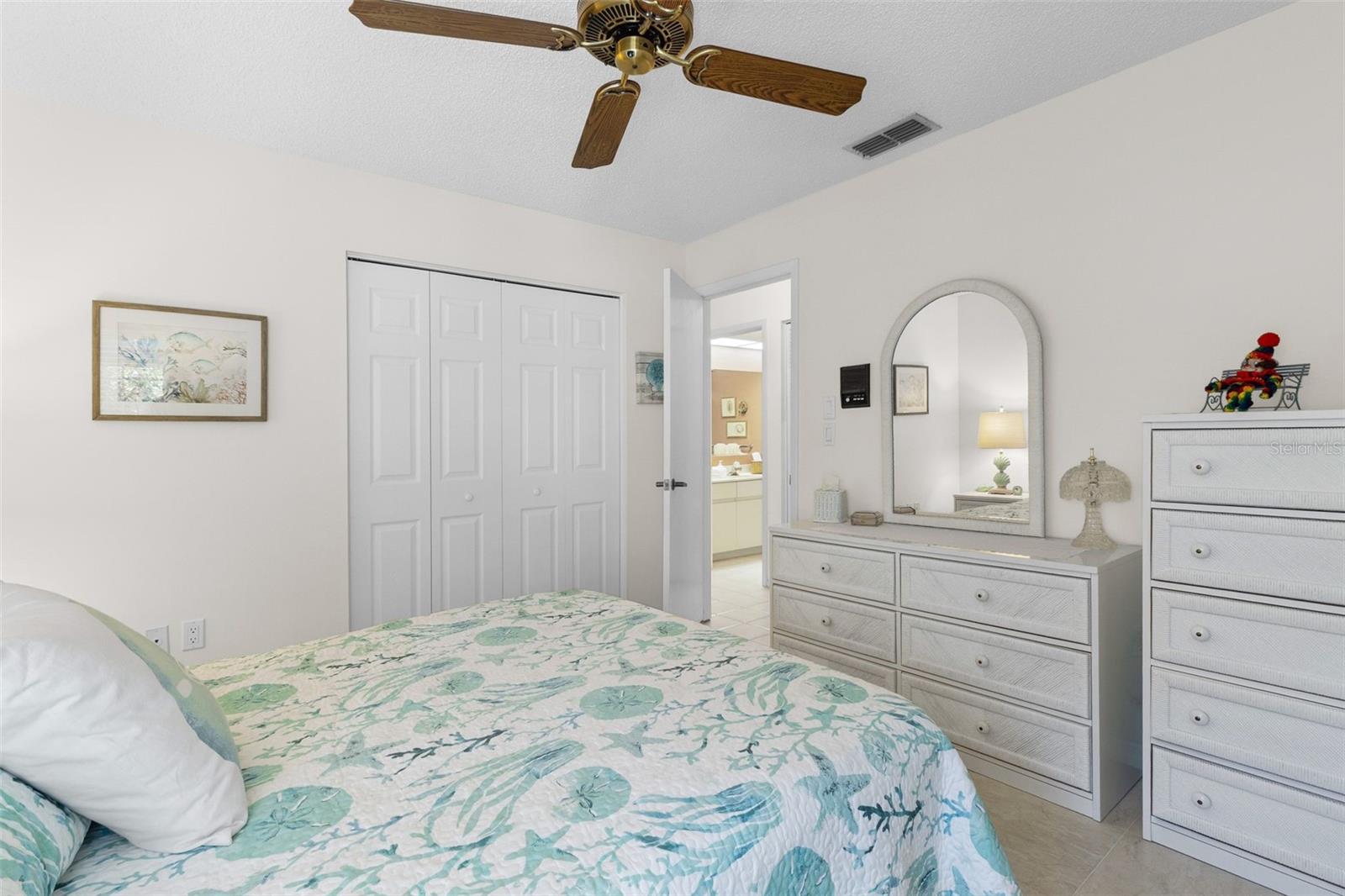 Image 32 of 61 For 6089 Clubside Drive 00