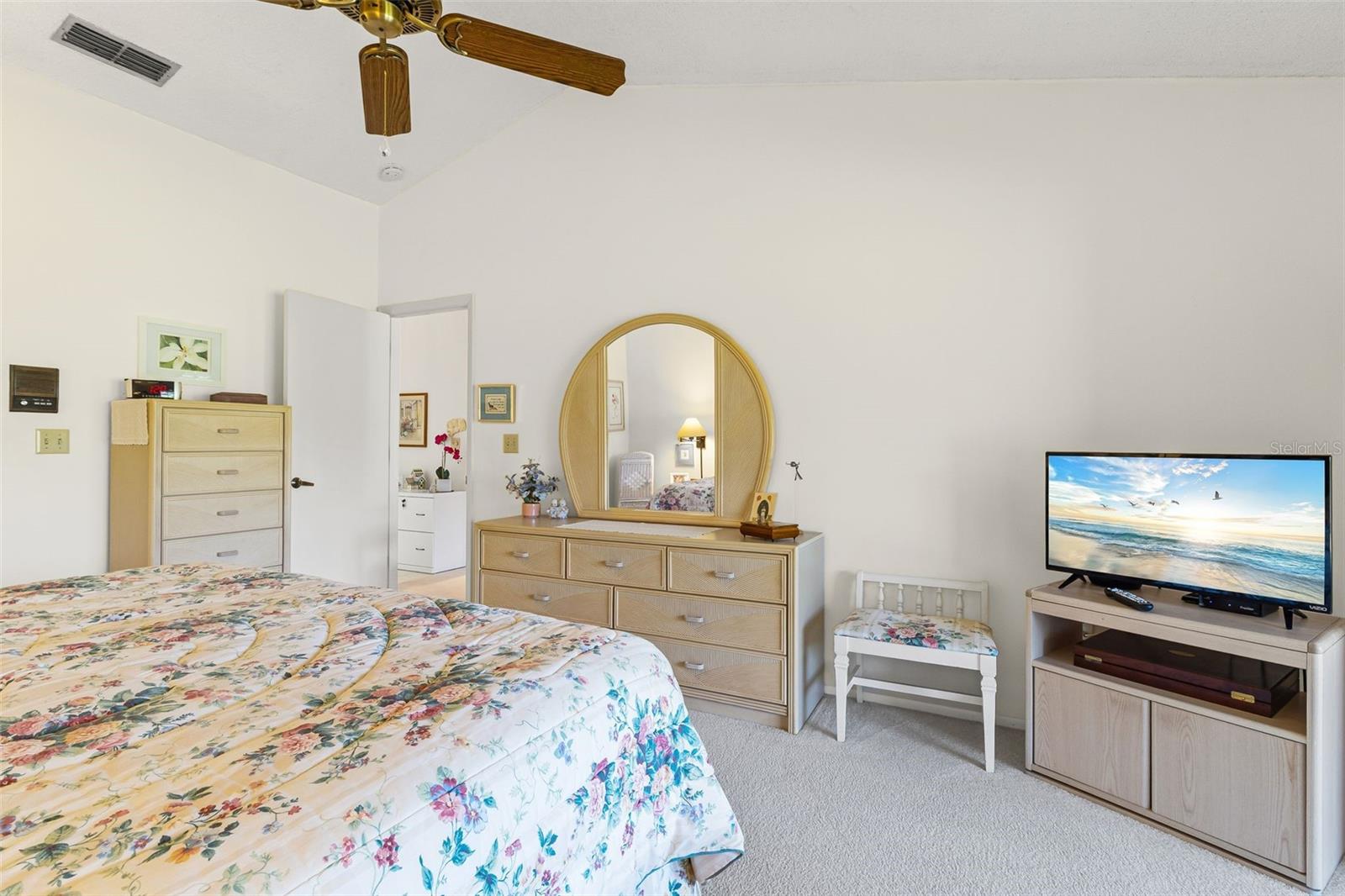 Image 36 of 61 For 6089 Clubside Drive 00