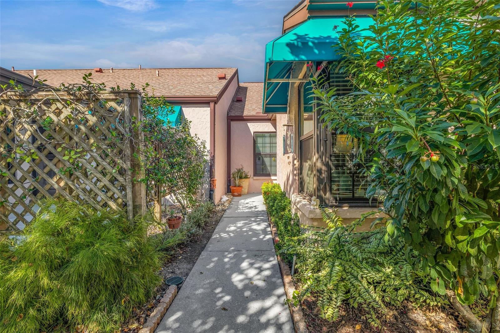 Image 6 of 61 For 6089 Clubside Drive 00