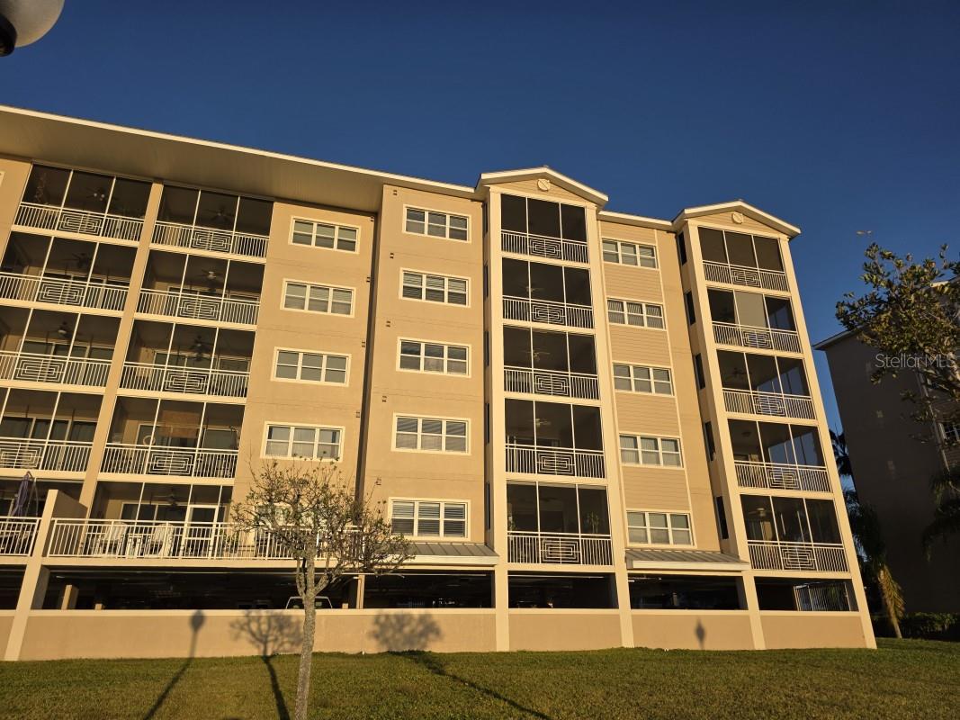 Image 2 of 36 For 7070 Key Haven Road 402