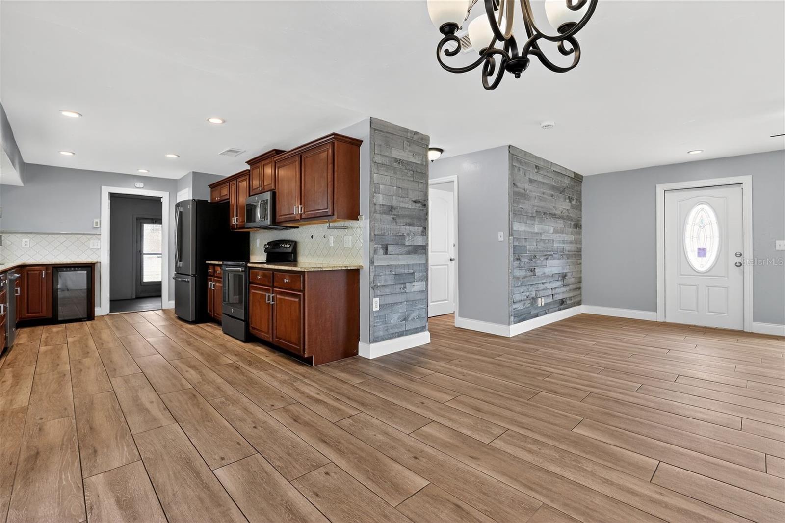 Image 12 of 33 For 8607 Chatham Street