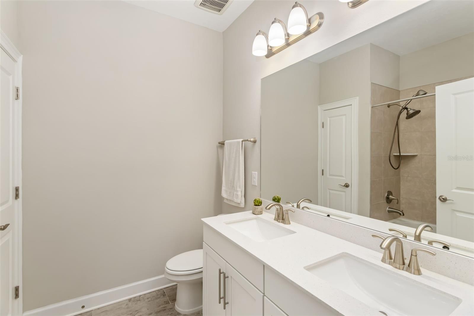 Image 11 of 37 For 10804 Whitland Grove Drive