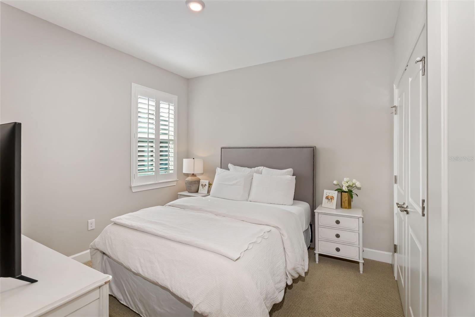 Image 12 of 37 For 10804 Whitland Grove Drive