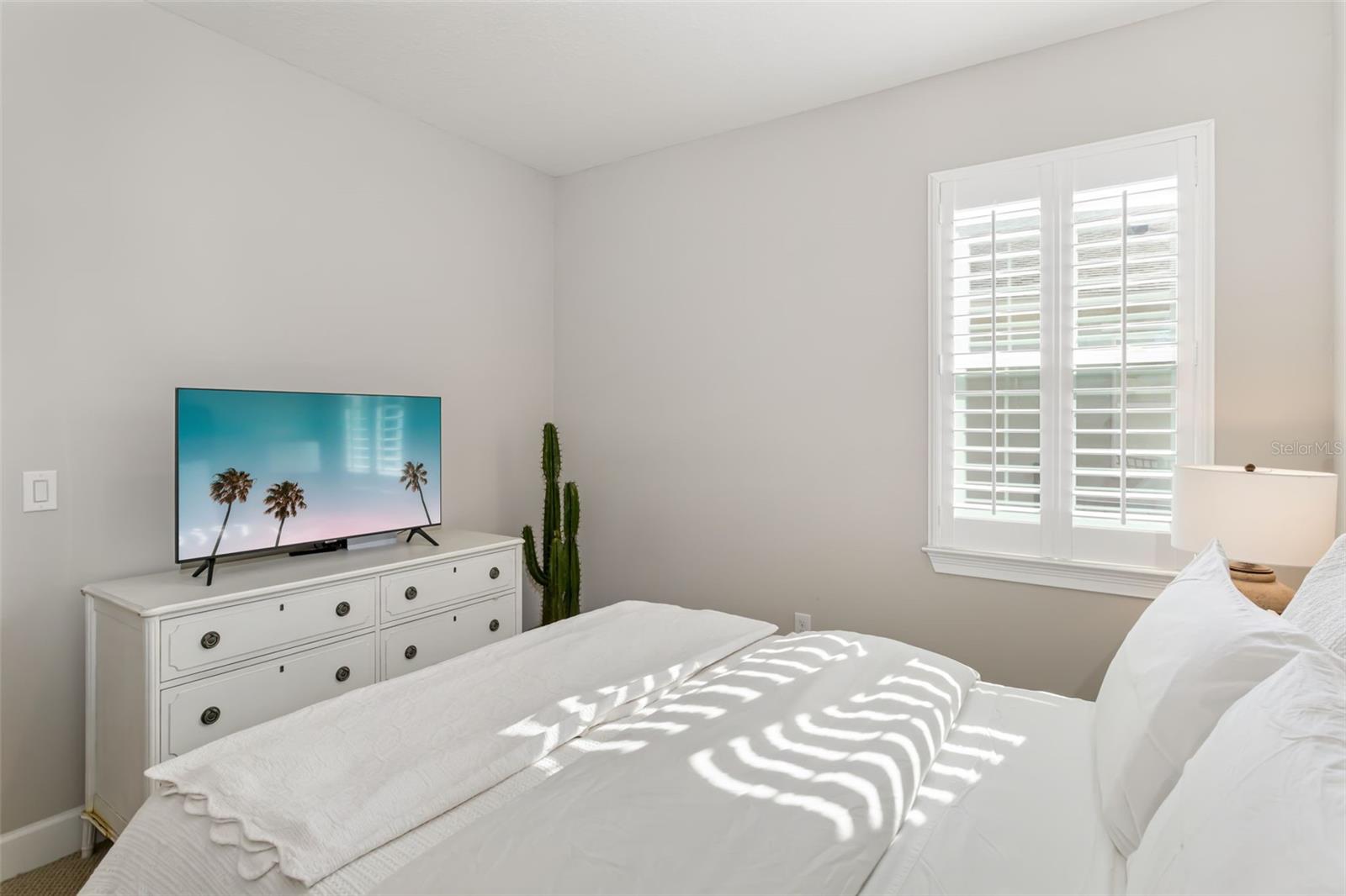 Image 13 of 37 For 10804 Whitland Grove Drive