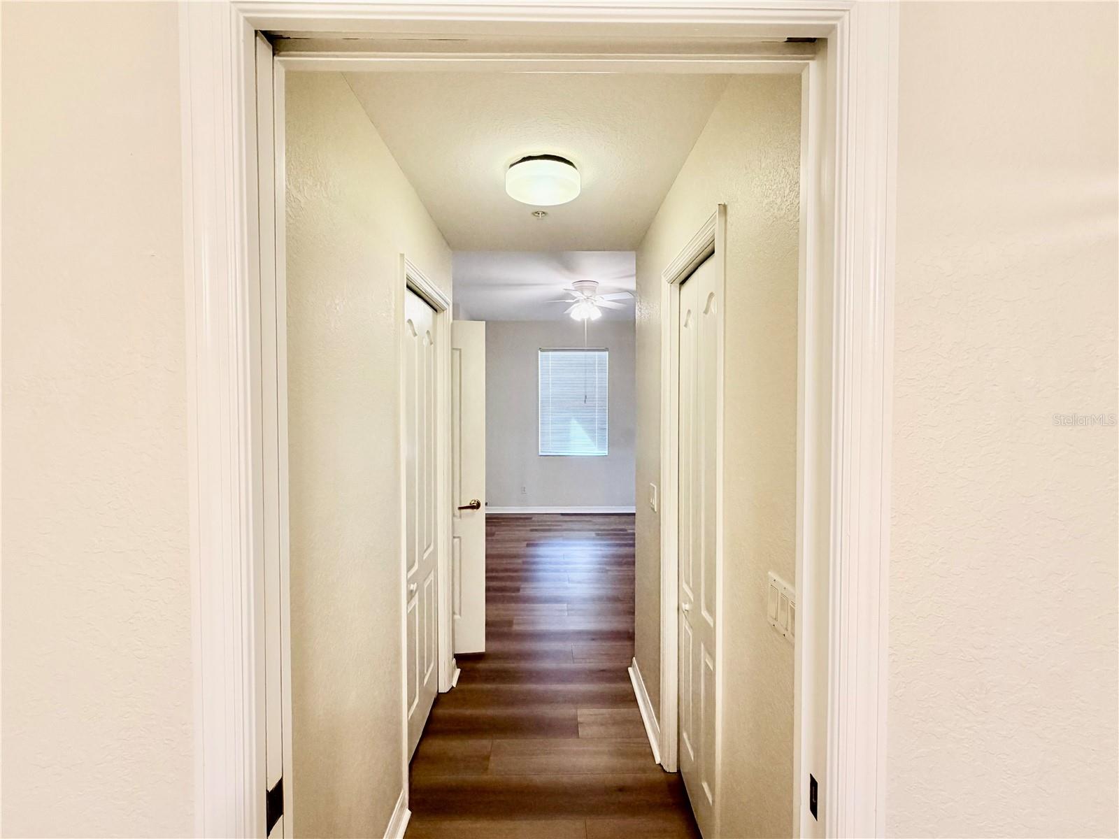 Image 27 of 56 For 819 Fairwaycove Lane 102