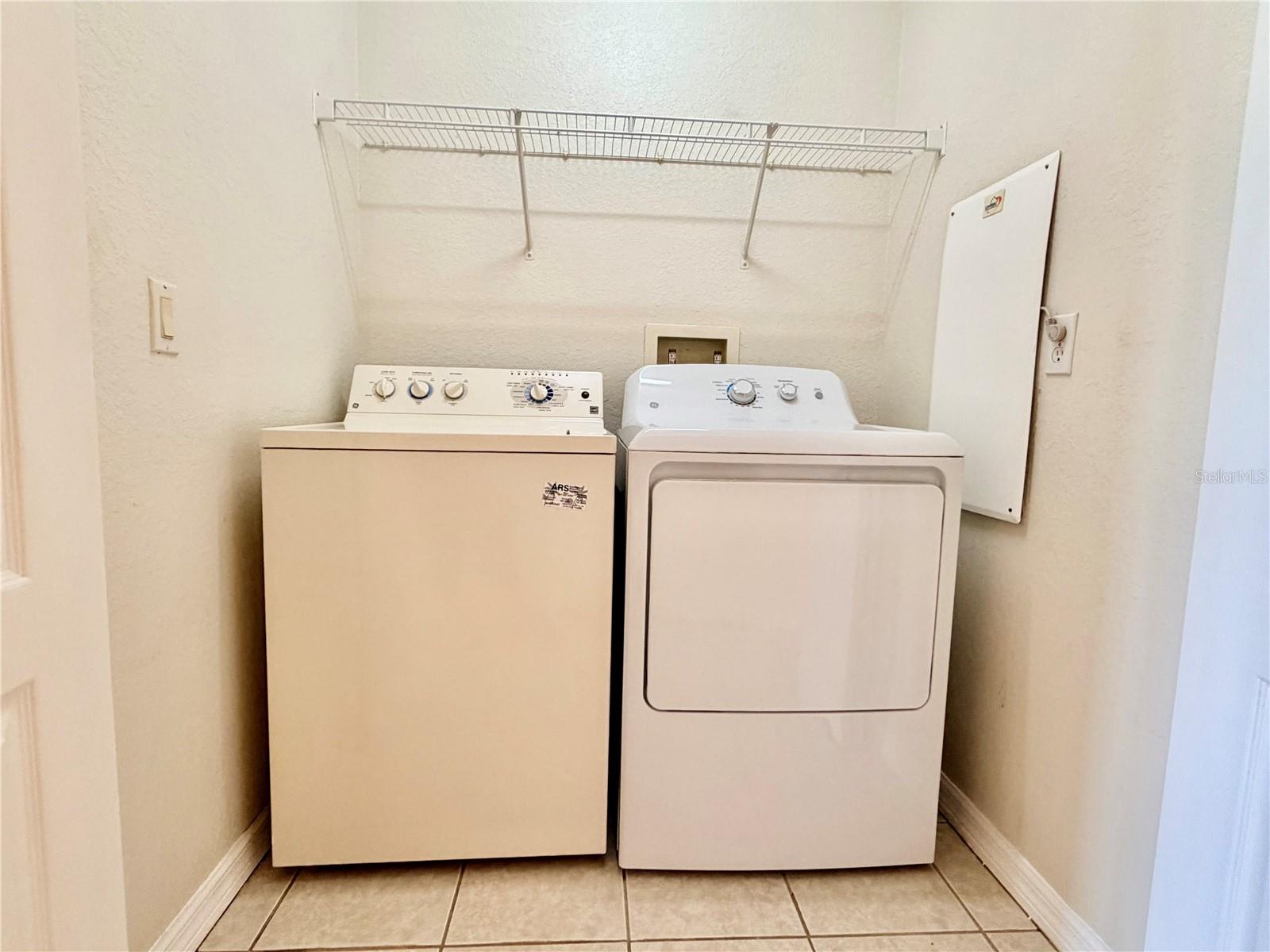 Image 37 of 56 For 819 Fairwaycove Lane 102