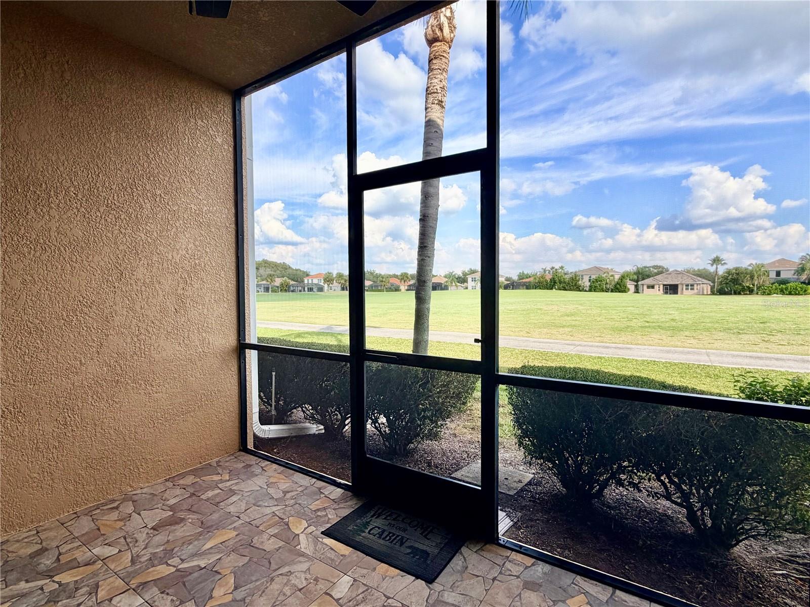 Image 39 of 56 For 819 Fairwaycove Lane 102