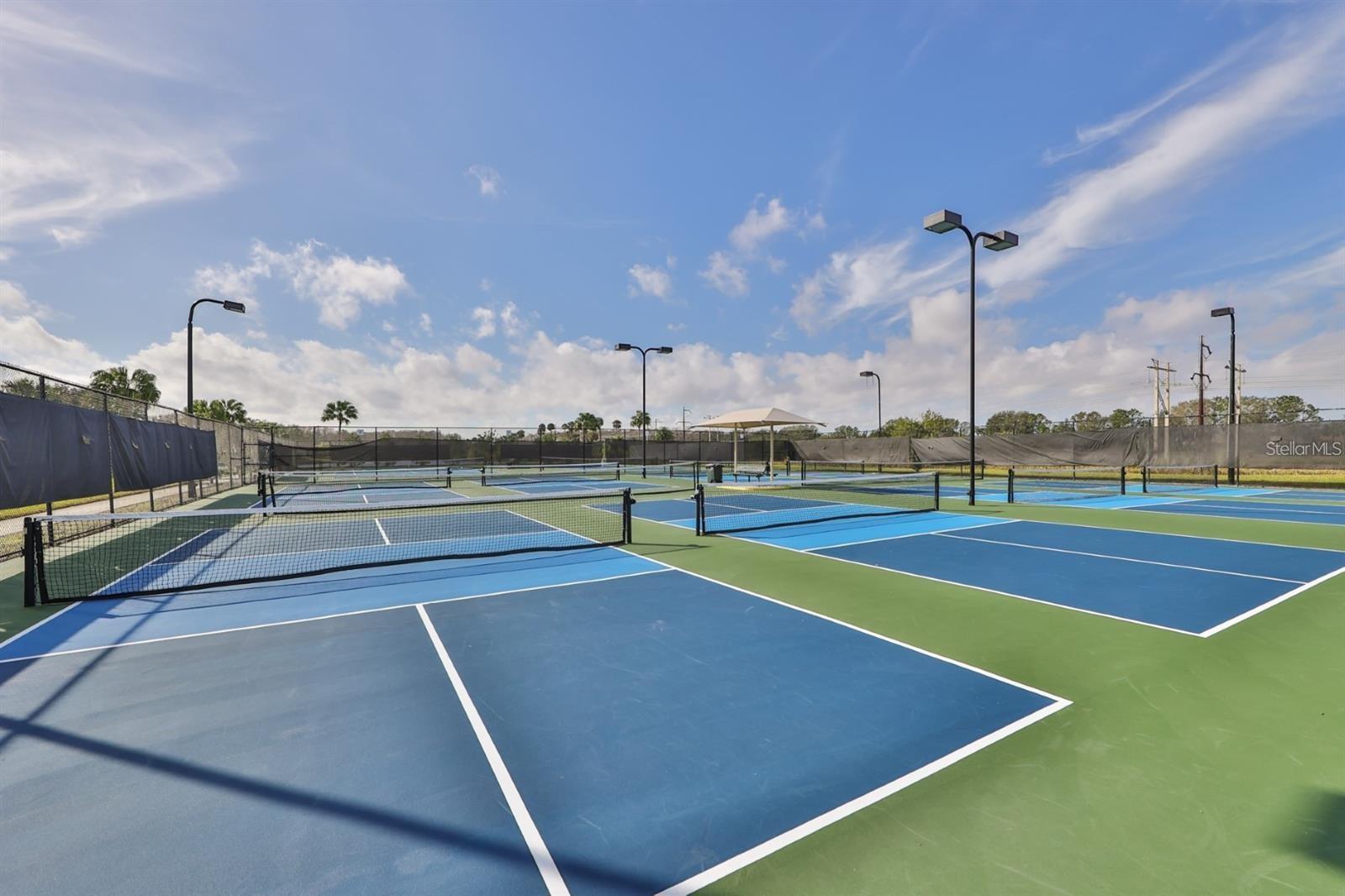 Image 50 of 56 For 819 Fairwaycove Lane 102