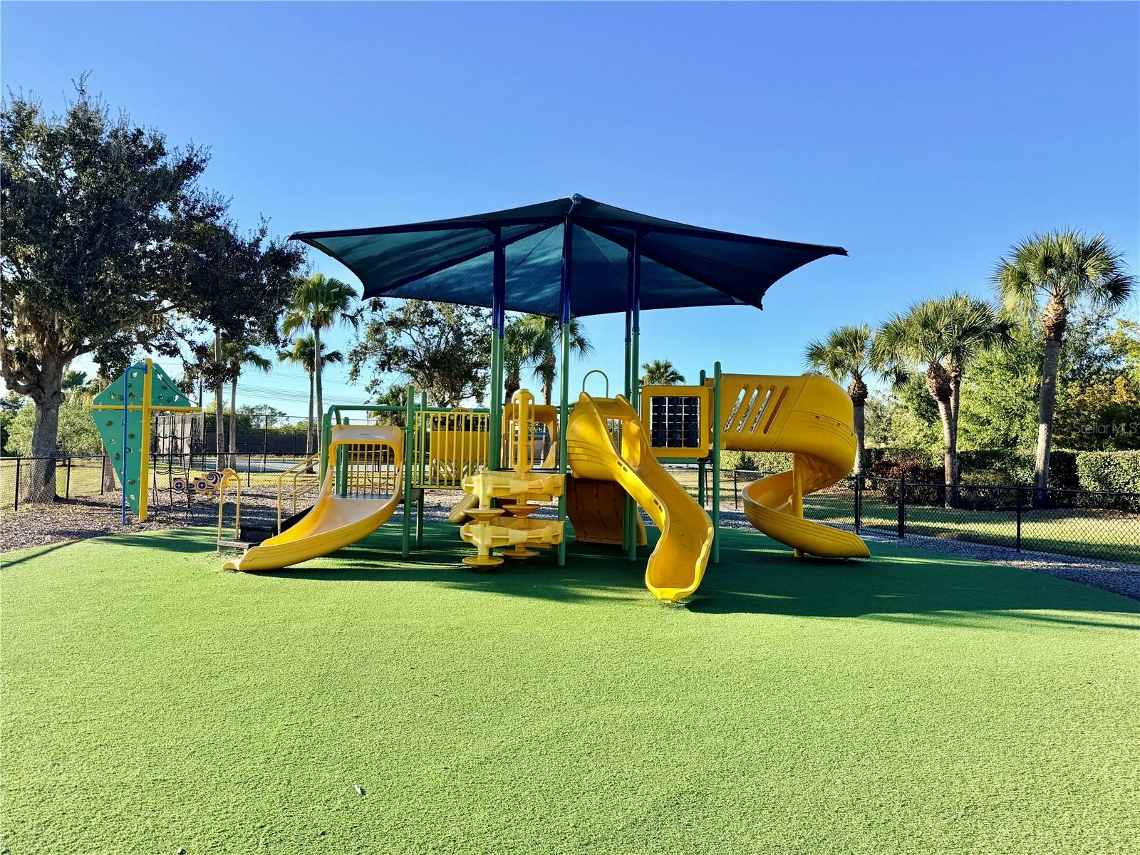 Image 55 of 56 For 819 Fairwaycove Lane 102