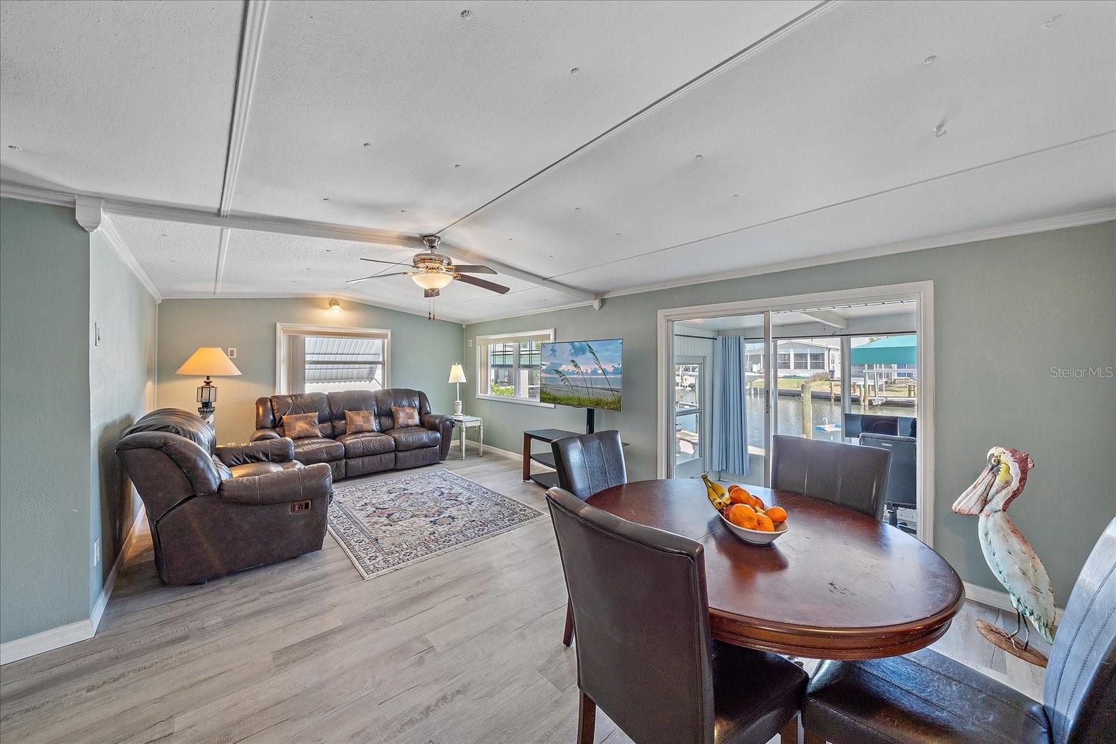 Image 13 of 34 For 286 Nassau Drive