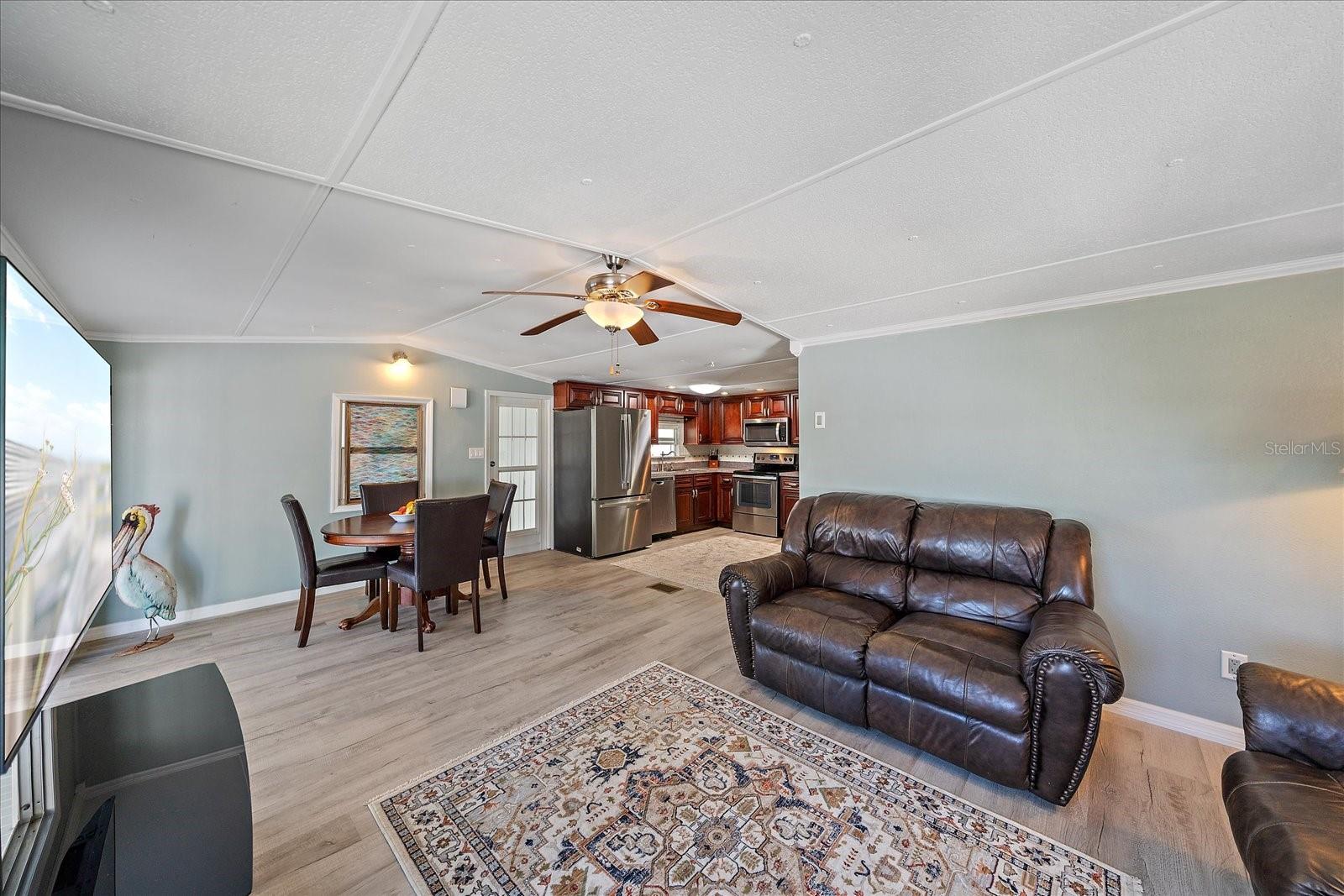 Image 15 of 34 For 286 Nassau Drive