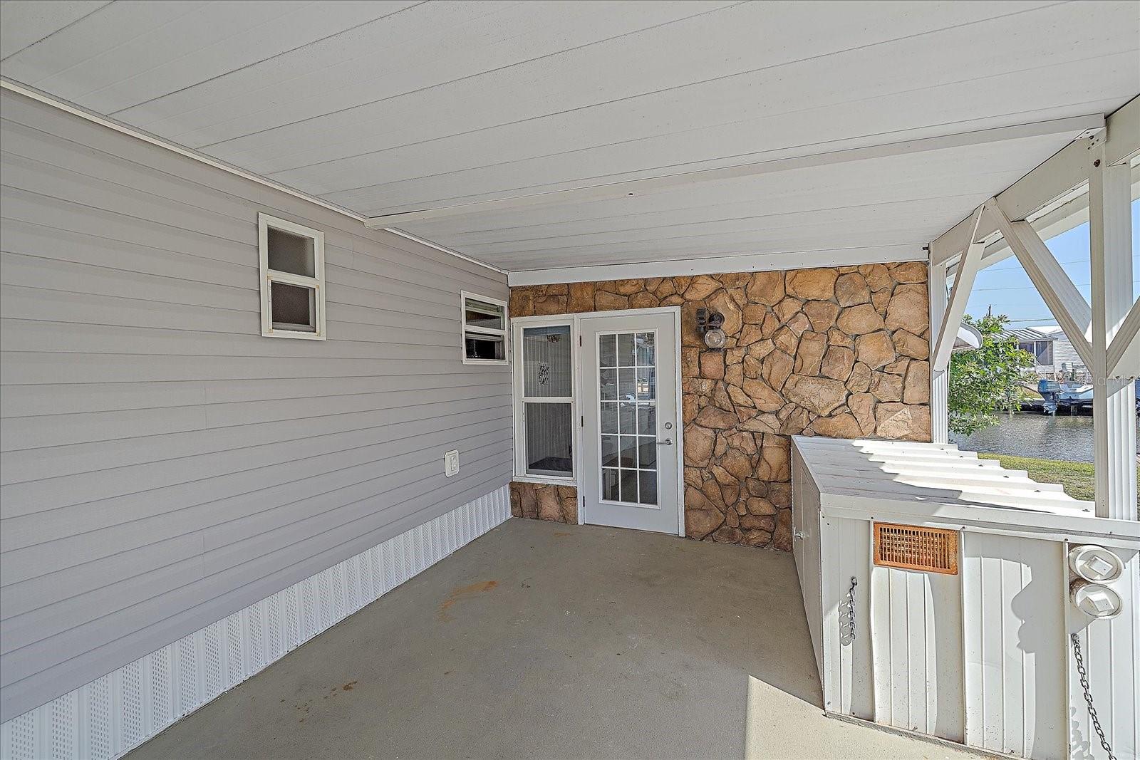 Image 26 of 34 For 286 Nassau Drive