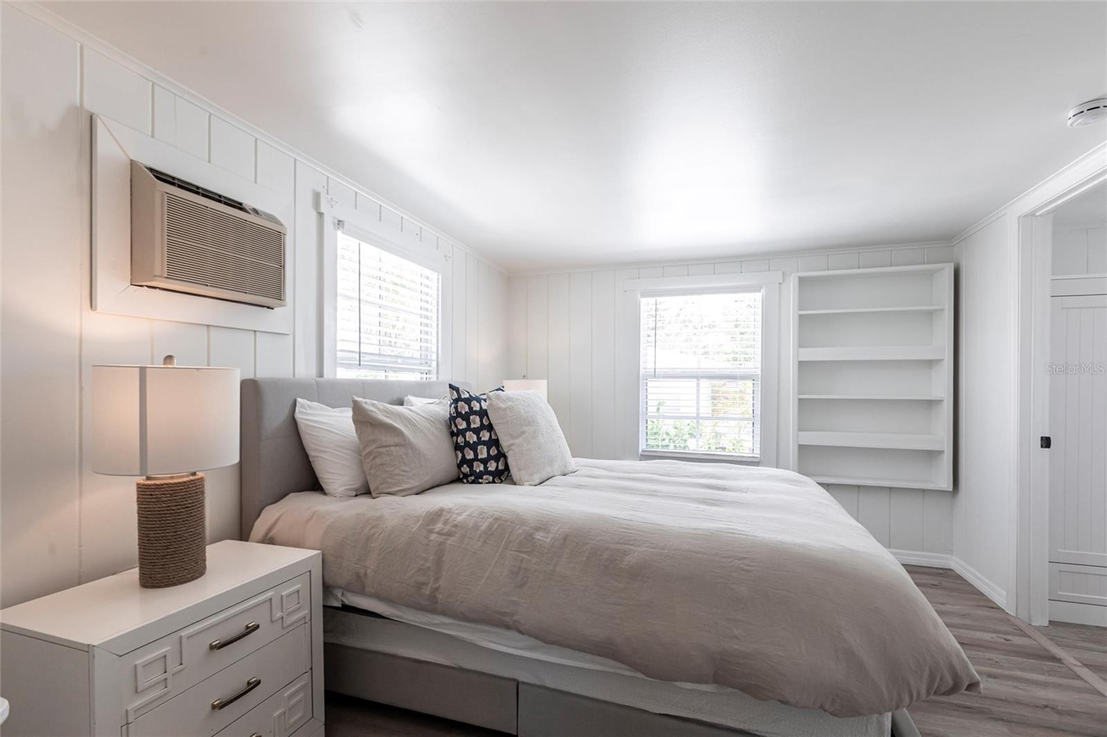 Image 11 of 26 For 640 Broadway Street