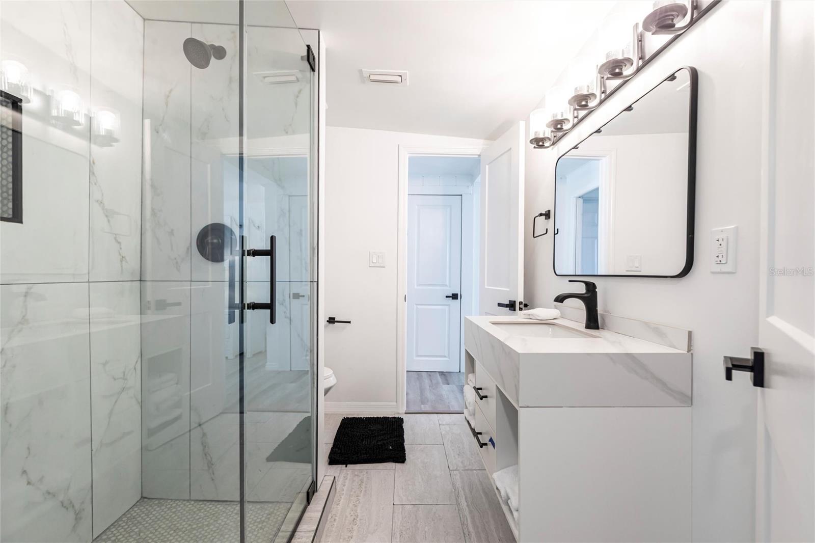 Image 14 of 26 For 640 Broadway Street