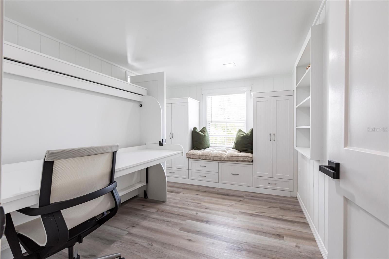 Image 16 of 26 For 640 Broadway Street