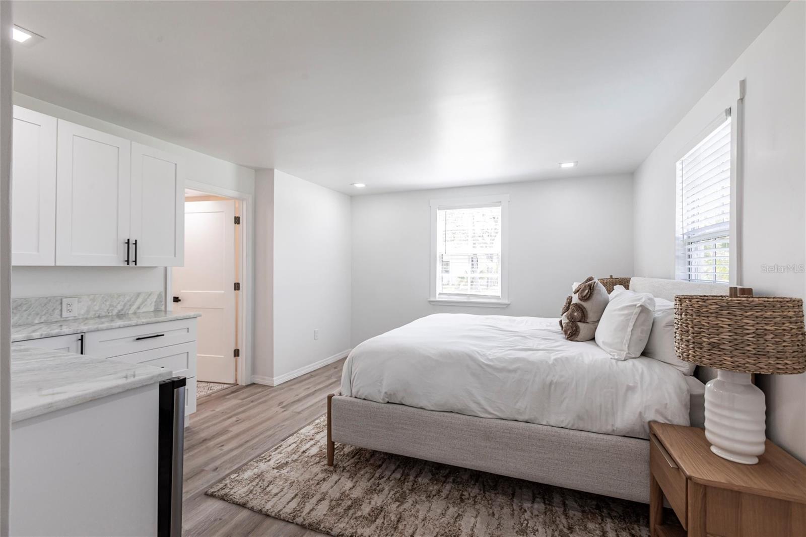 Image 18 of 26 For 640 Broadway Street