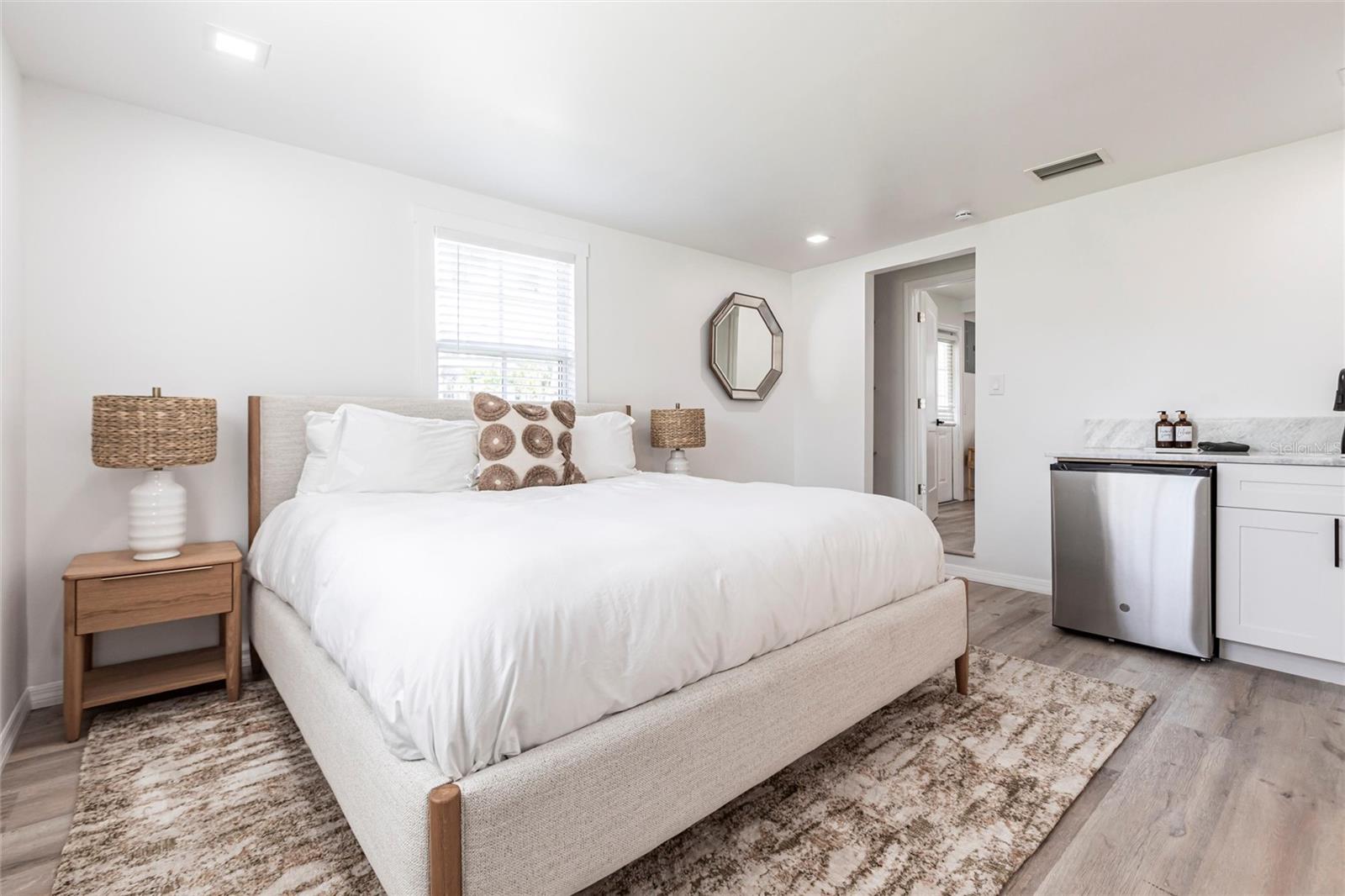 Image 20 of 26 For 640 Broadway Street