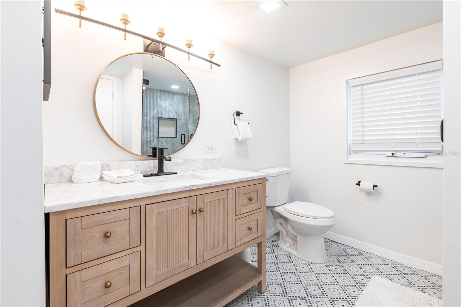 Image 22 of 26 For 640 Broadway Street