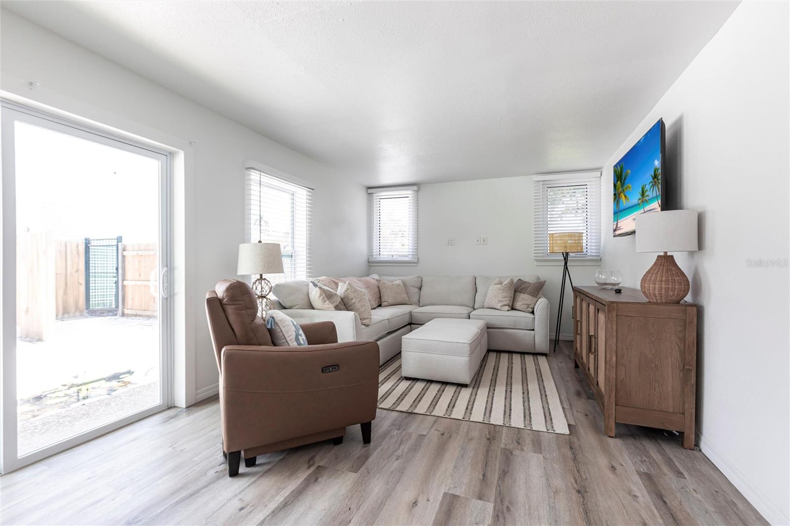 Image 24 of 26 For 640 Broadway Street