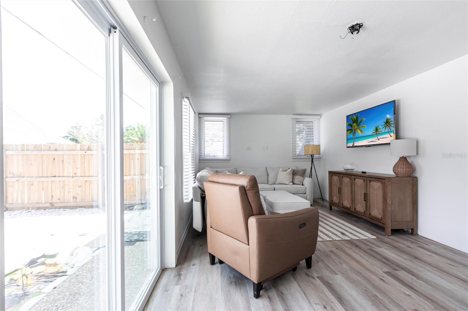 Image 5 of 26 For 640 Broadway Street