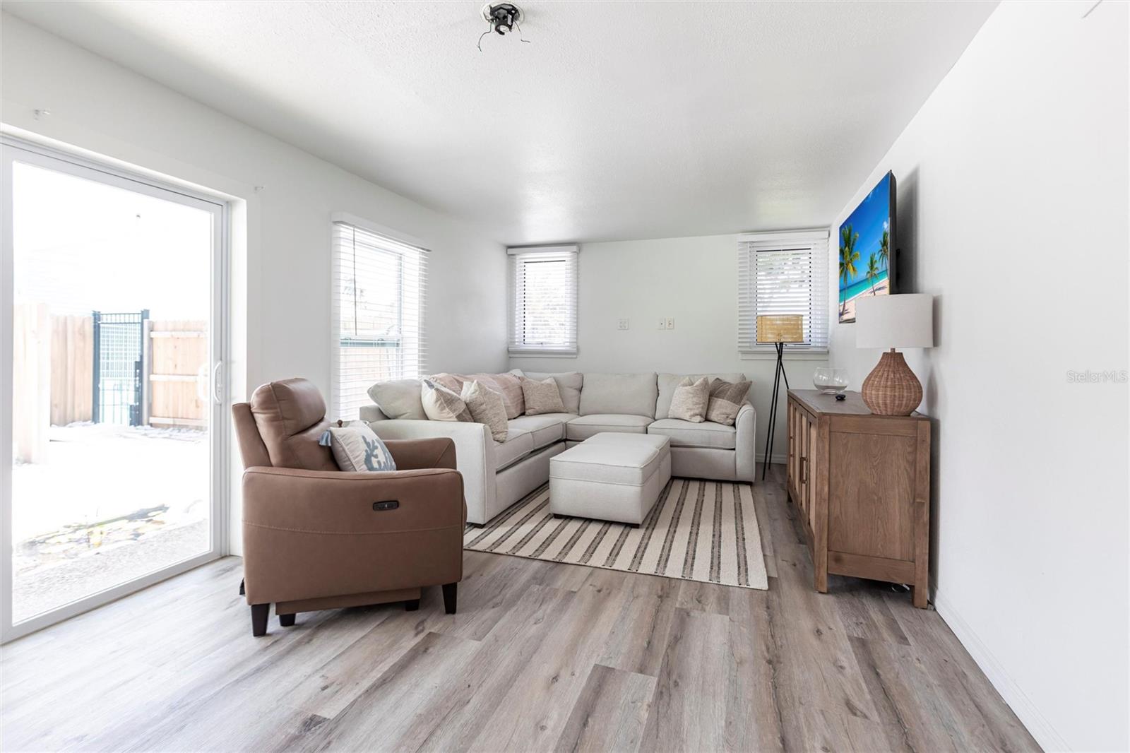 Image 6 of 26 For 640 Broadway Street