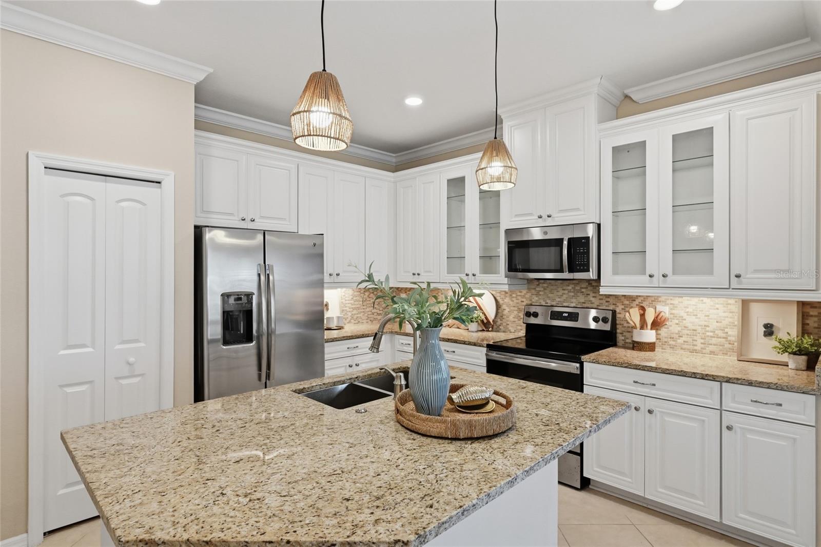 Image 11 of 30 For 7108 Playa Bella Drive